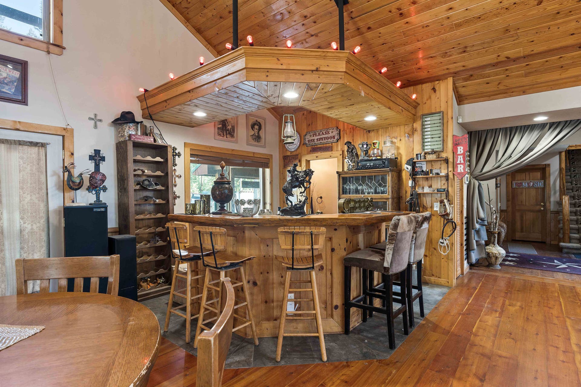 19605 Bower Lane, Proctor, MT 59929 Great Room Bar