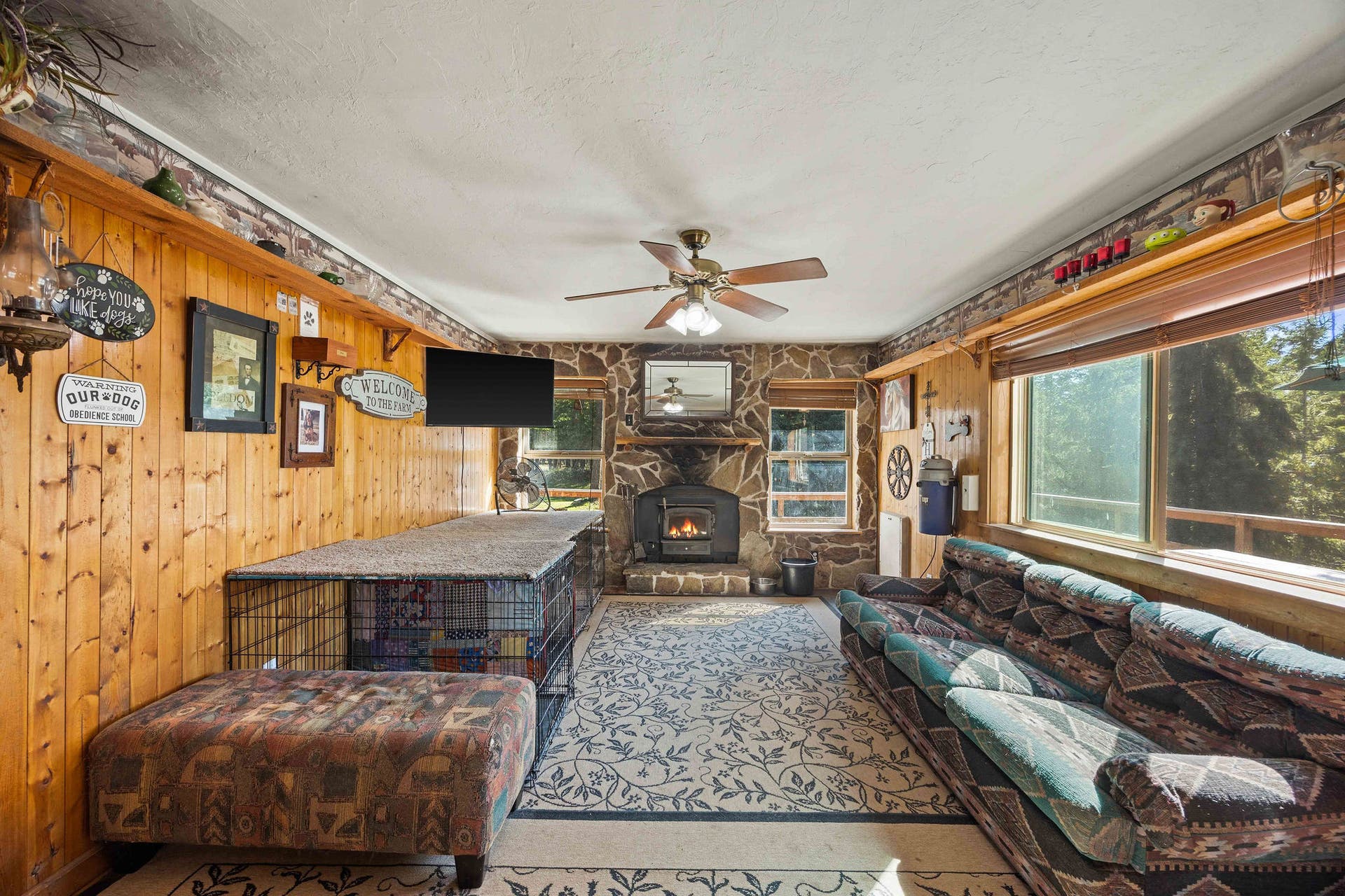19605 Bower Lane, Proctor, MT 59929 Family Room