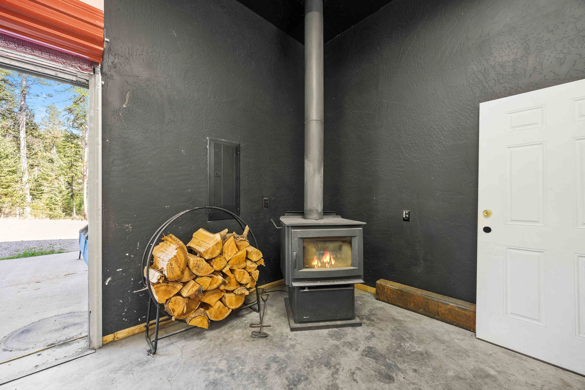 19605 Bower Lane, Proctor, MT 59929 Shop Wood Stove