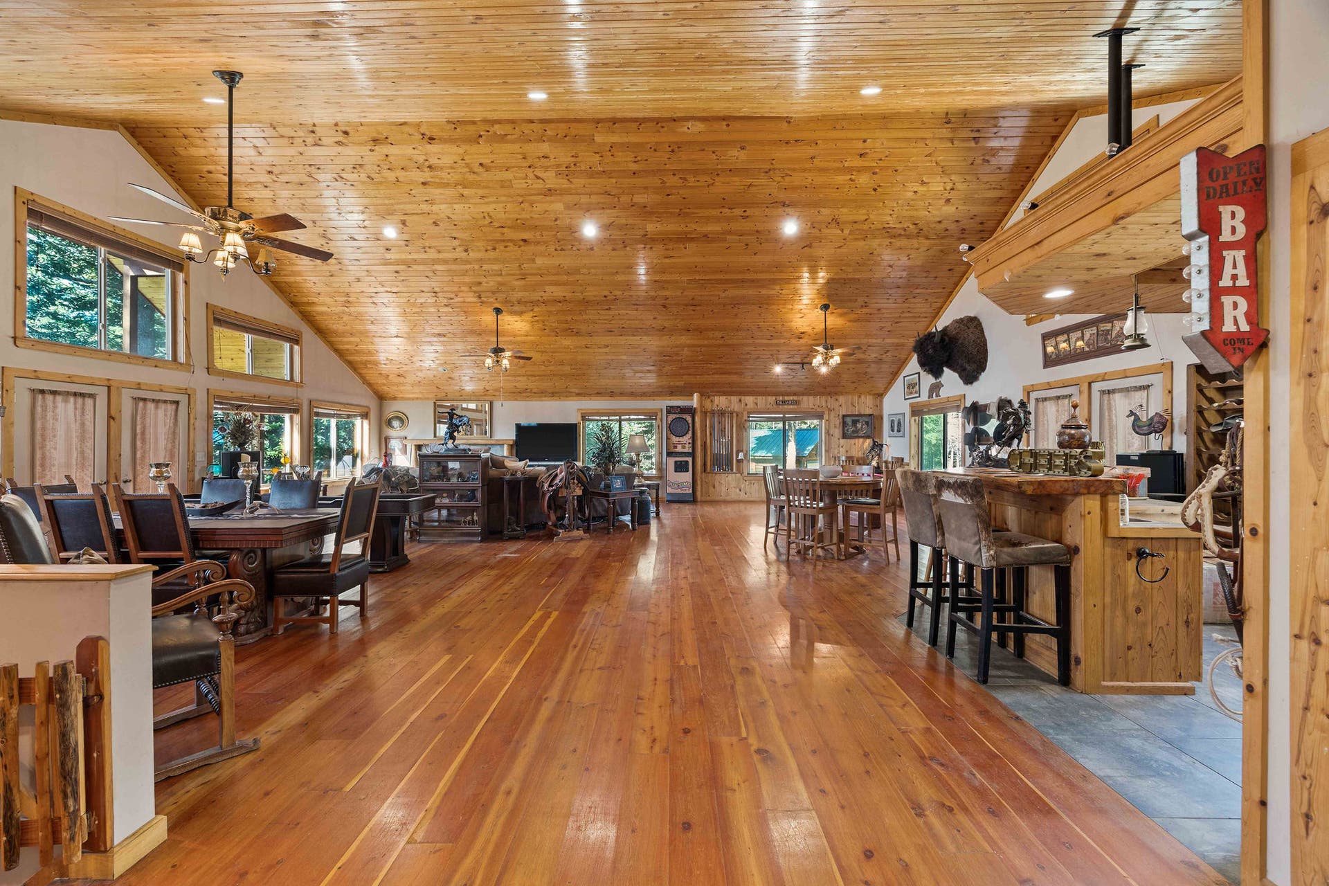 19605 Bower Lane, Proctor, MT 59929 Great Room