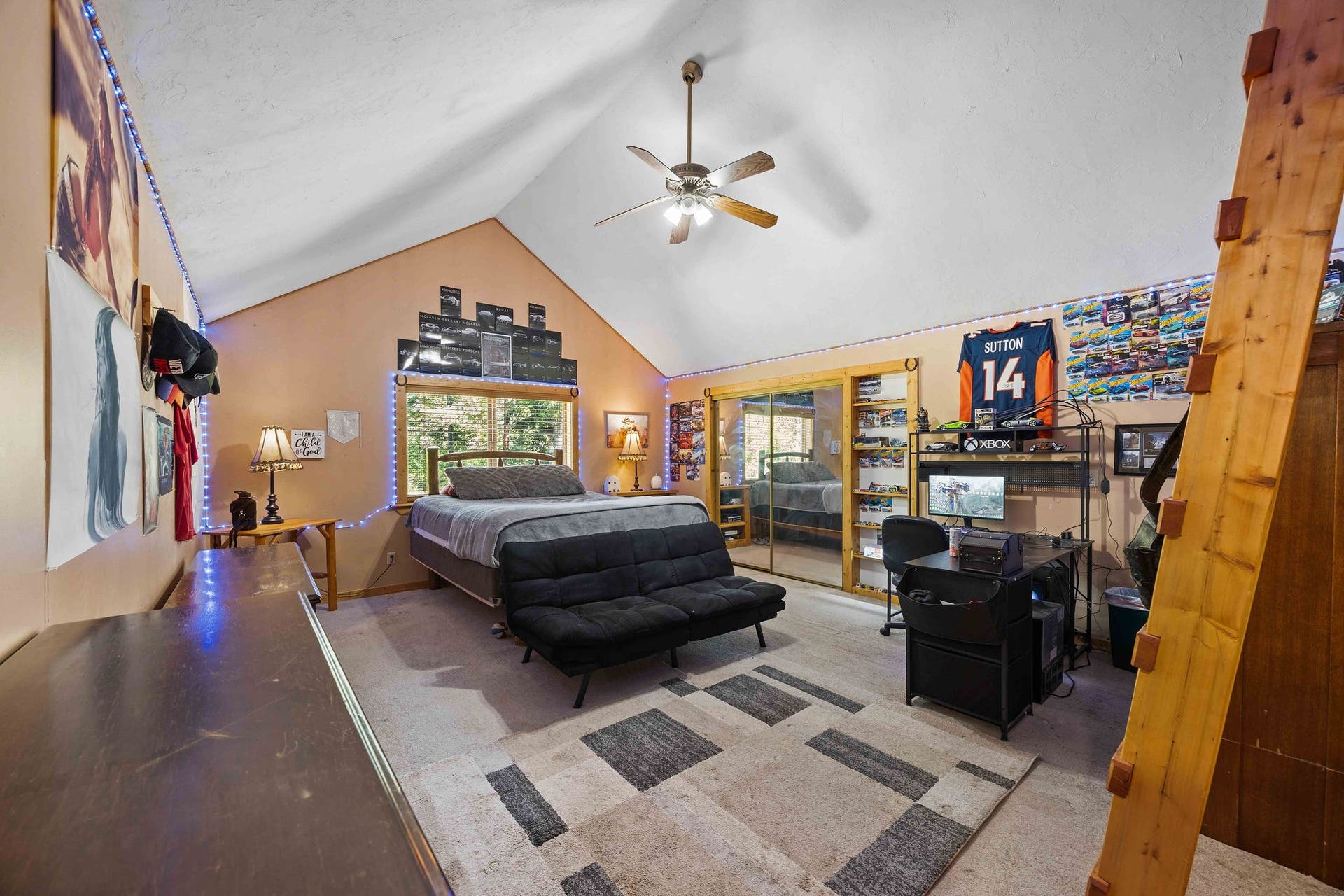 19605 Bower Lane, Proctor, MT 59929 2nd Upstairs Bedroom