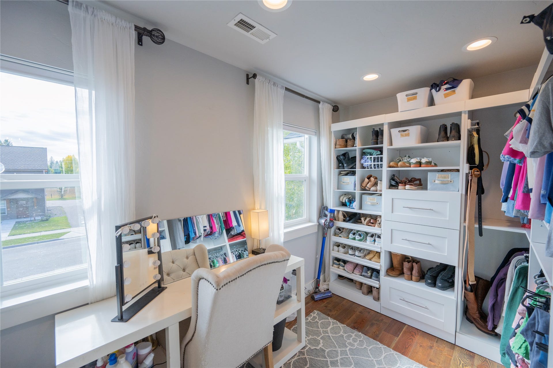 Walk in closet