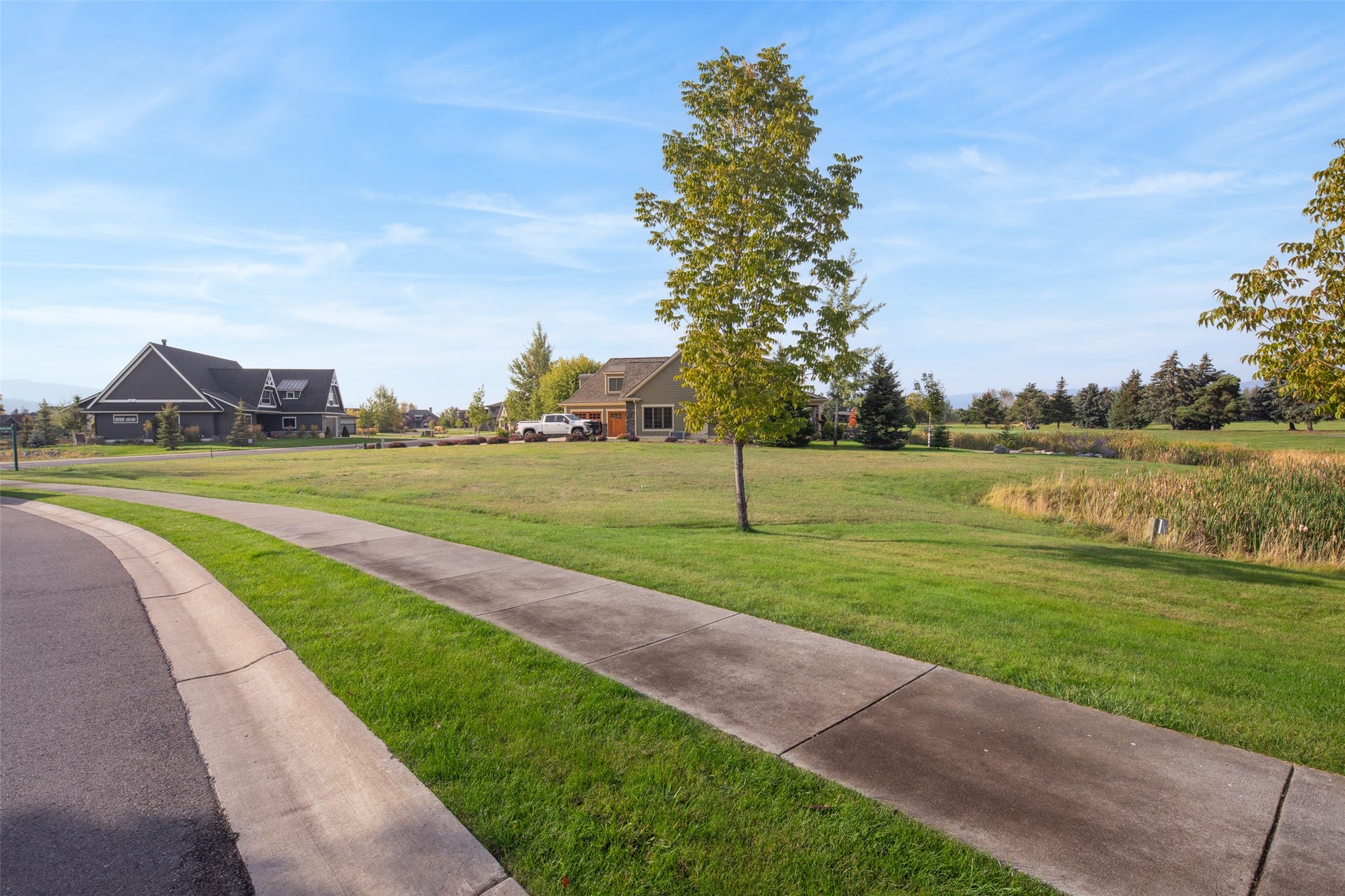 1427 Lake Pointe Drive, Bigfork, MT 59911 sidewalk