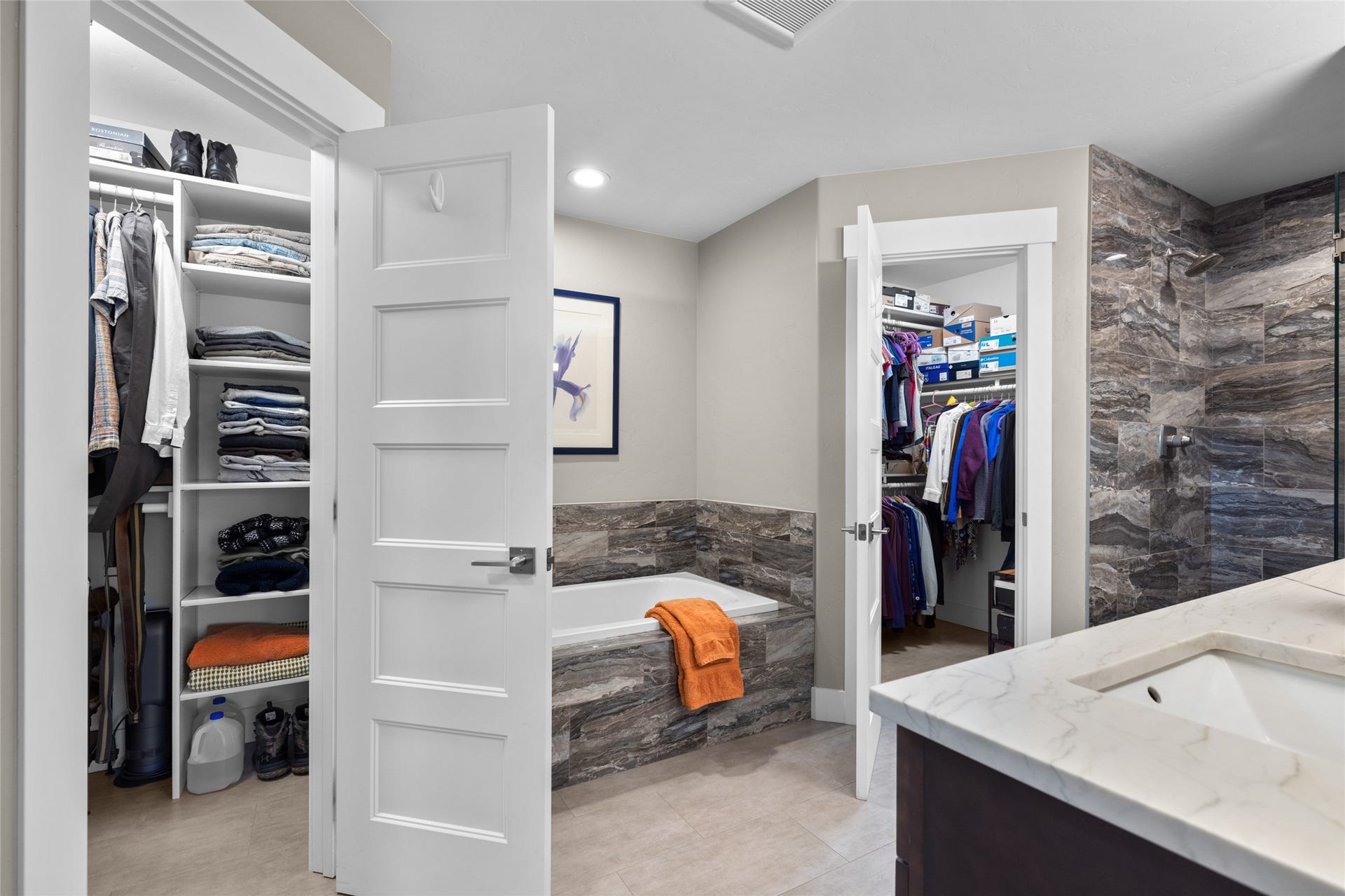 177 Palmer Drive, Kalispell, MT 59901 Double closet, soaking tub, dual vanity and walk-in tile shower
