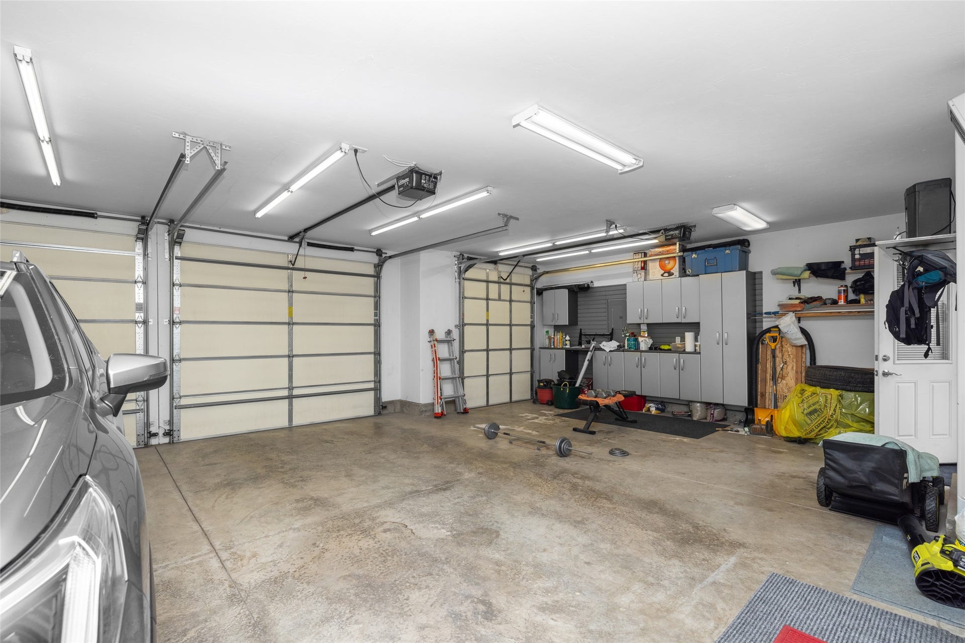 177 Palmer Drive, Kalispell, MT 59901 Large 2-car garage with golf course or workshop bay