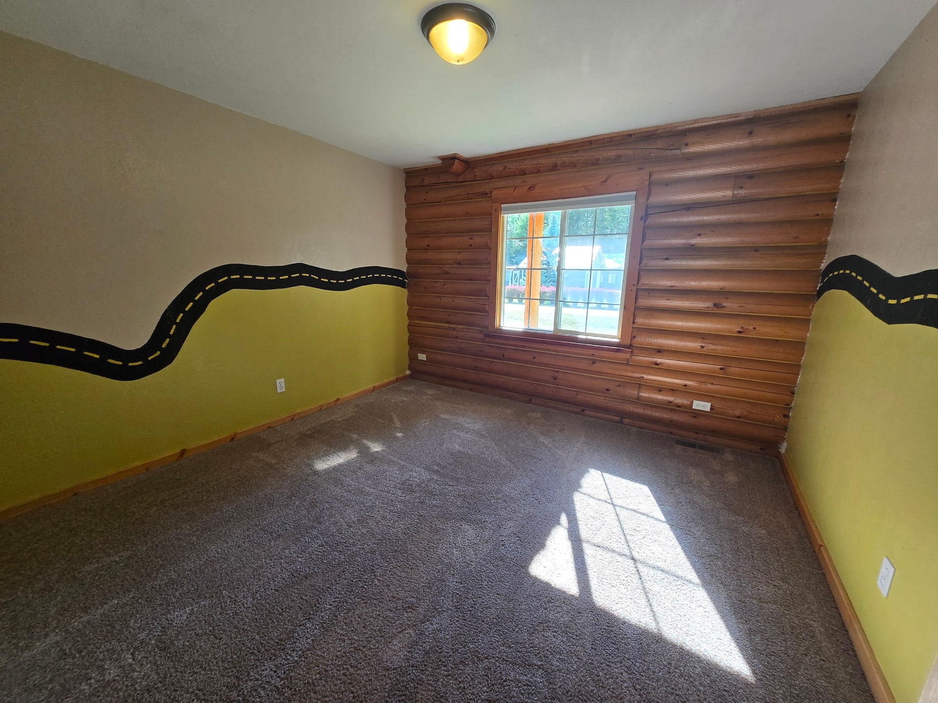 3rd bedroom - no closet