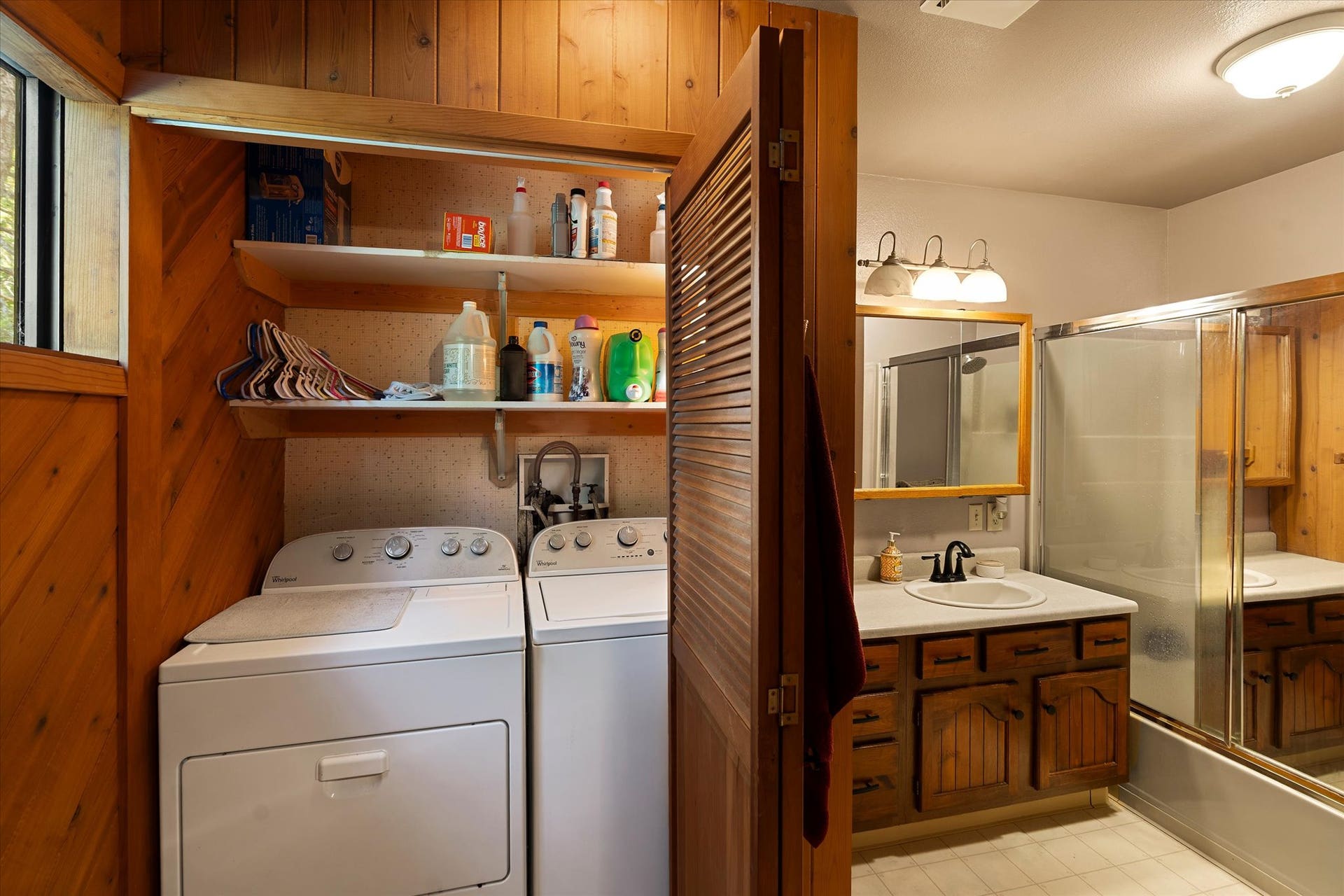4955 Foothill Road, Bigfork, MT 59911 main level full bathroom