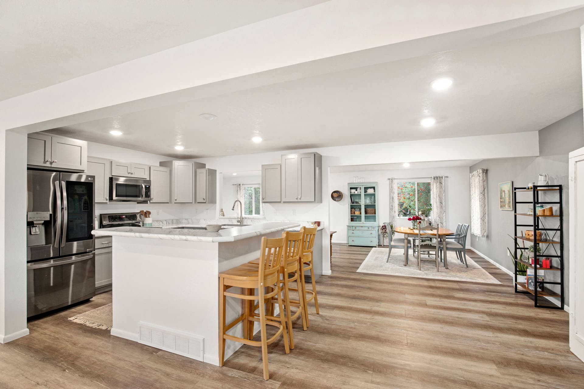 912 25th Avenue SW, Great Falls, MT 59404 912 25th Avenue SW, Great Falls, MT 59404