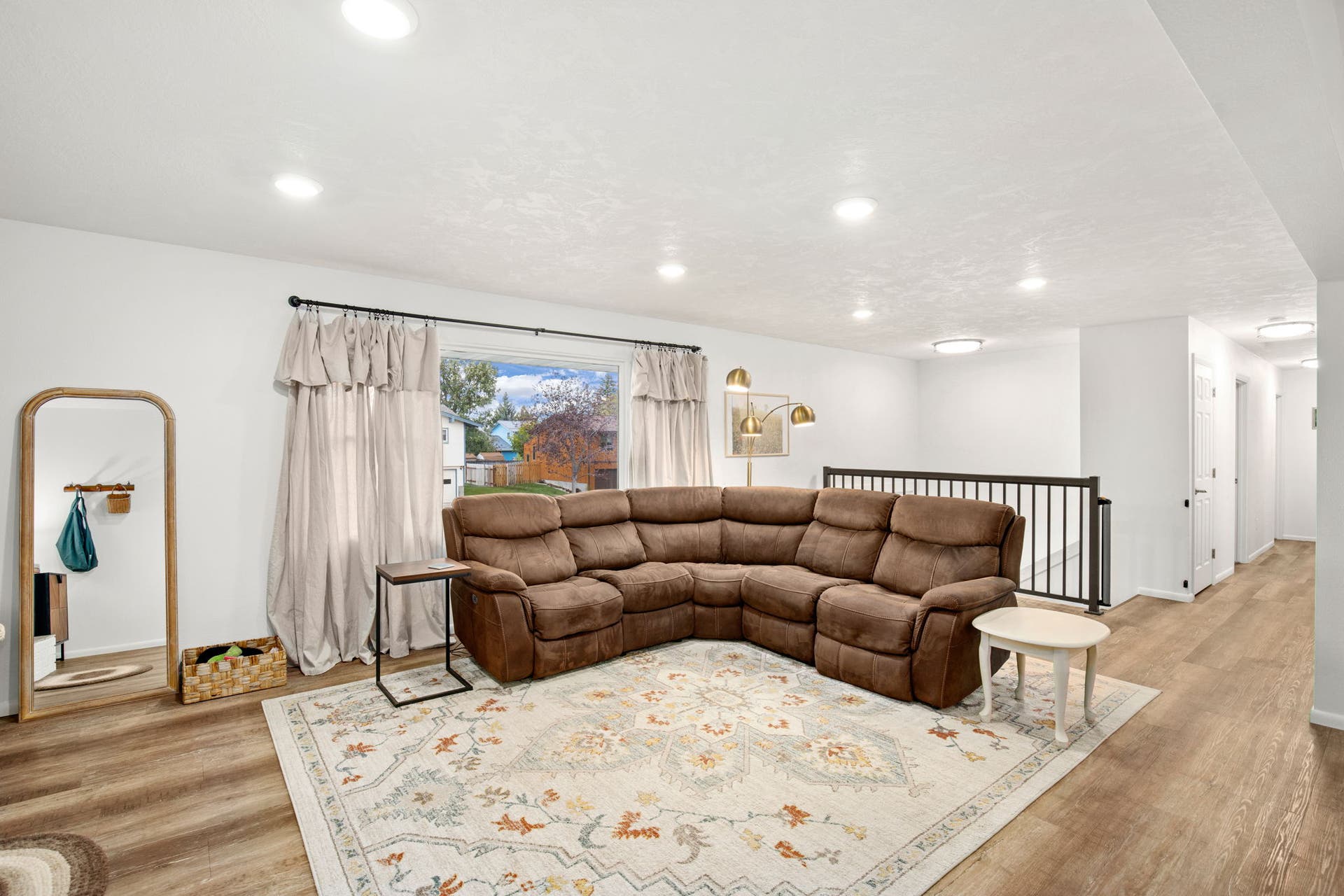 912 25th Avenue SW, Great Falls, MT 59404 912 25th Avenue SW, Great Falls, MT 59404