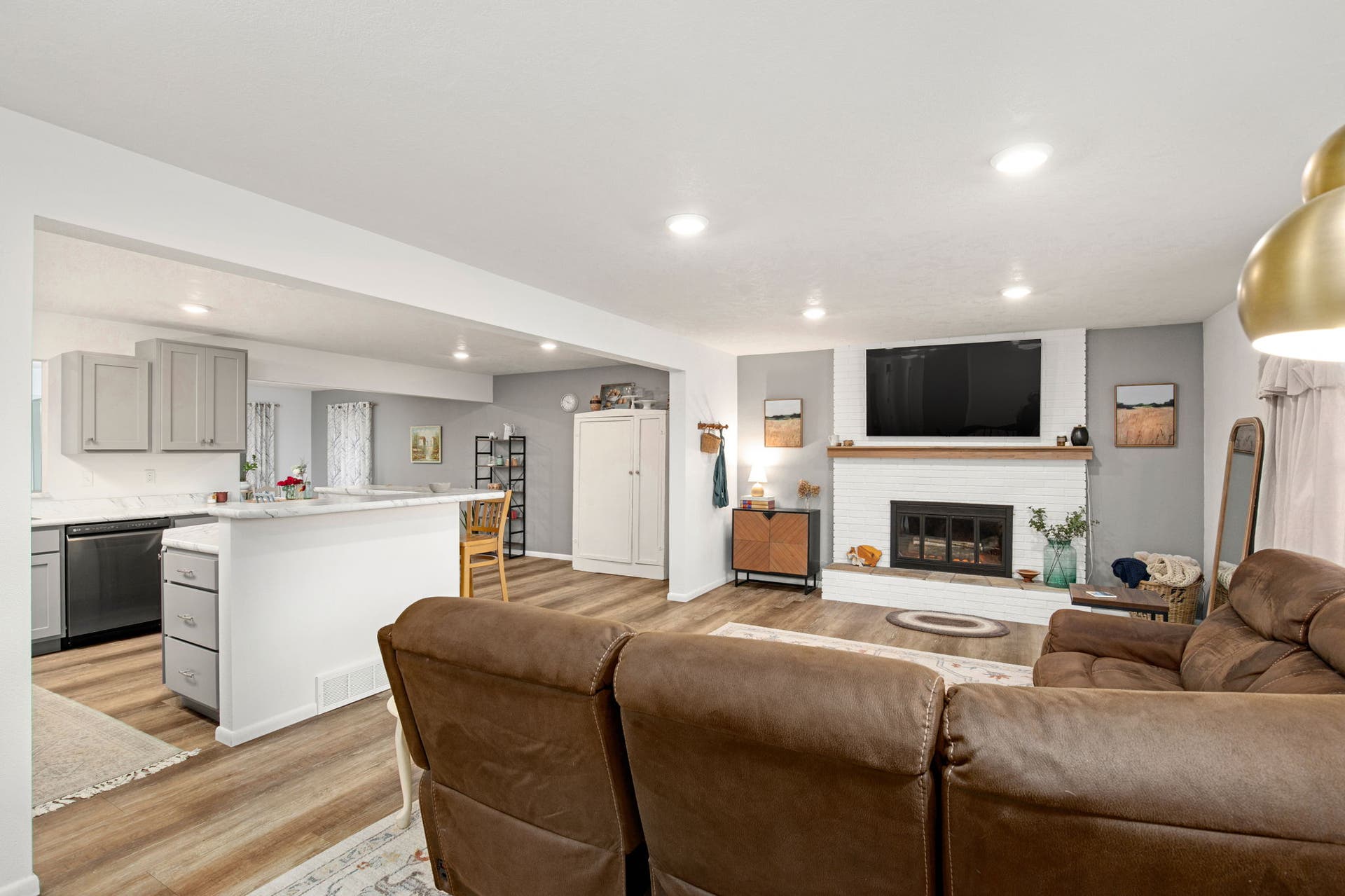 912 25th Avenue SW, Great Falls, MT 59404 912 25th Avenue SW, Great Falls, MT 59404