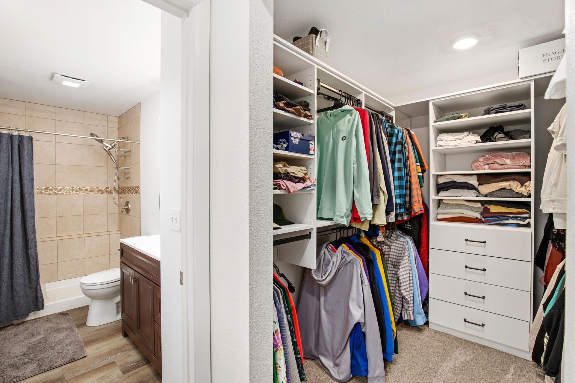 912 25th Avenue SW, Great Falls, MT 59404 Master Closet