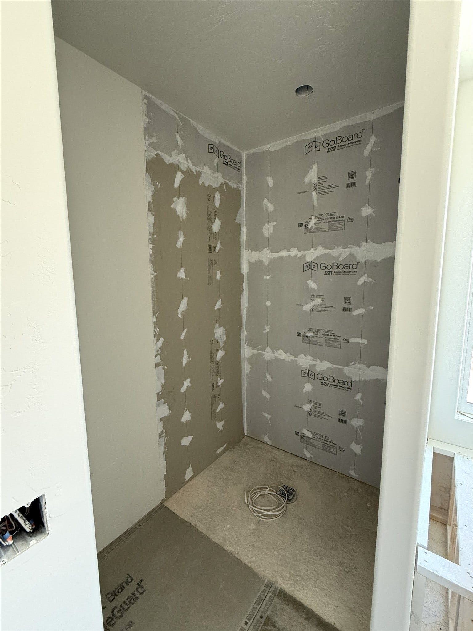 147 Peltier Place, Eureka, MT 59917 Master Bathroom Tile Shower
