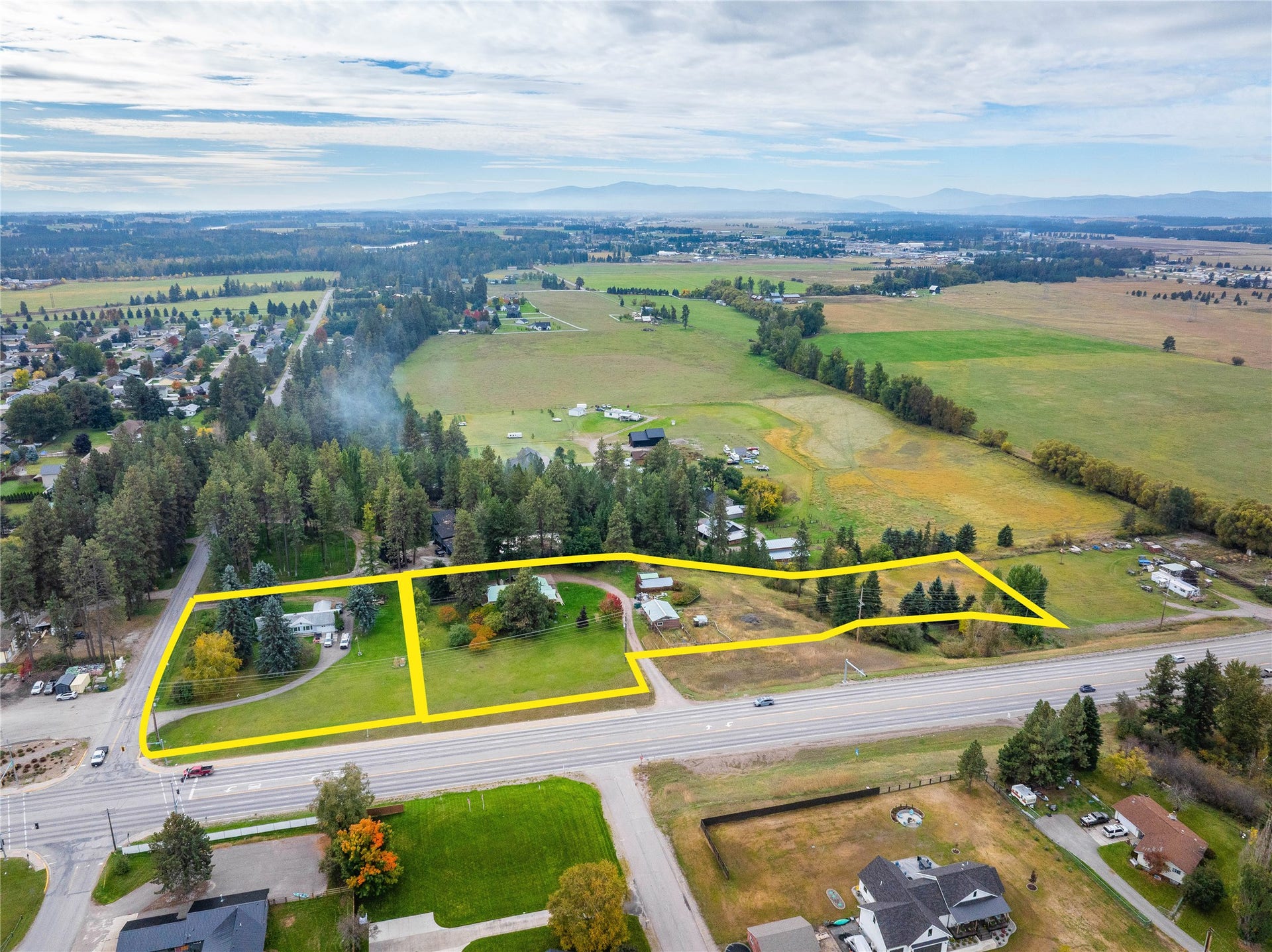 110 S Hilltop Road, Columbia Falls, MT 59912 Property boundaries shown are for illustrative purposes only and are not intended to represent the actual or legally established property lines