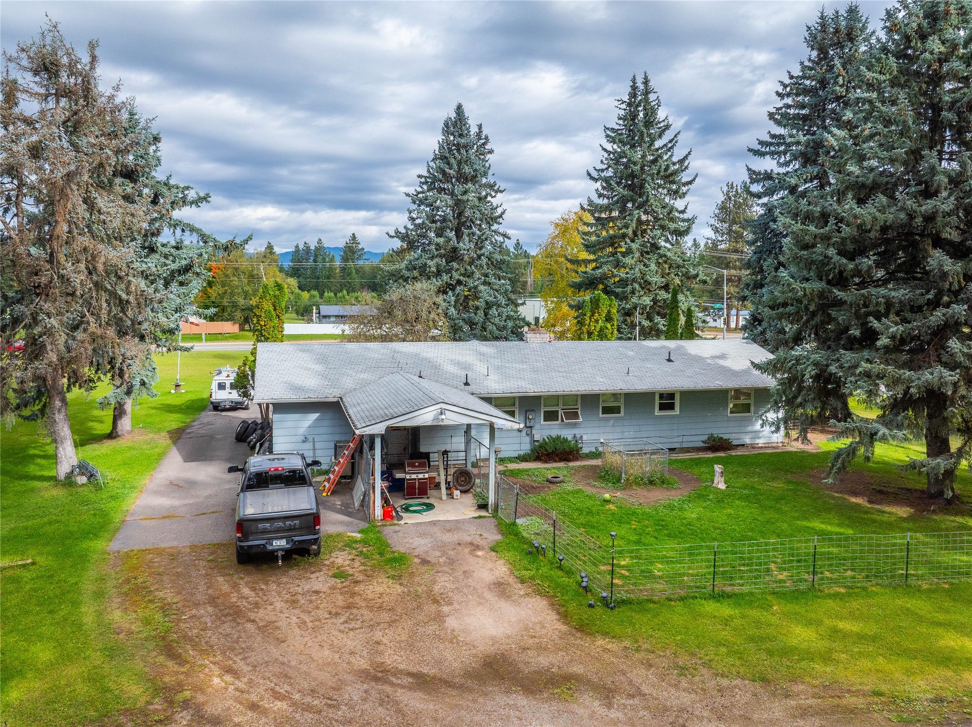110 S Hilltop Road, Columbia Falls, MT 59912 110 S Hilltop Road, Columbia Falls, MT 59912