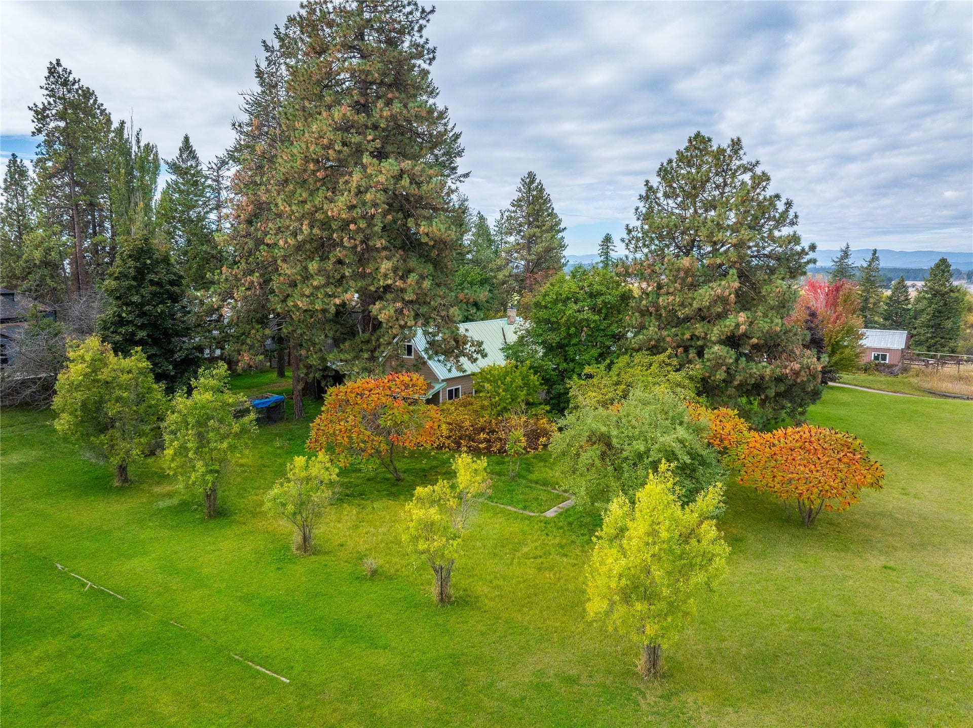 110 S Hilltop Road, Columbia Falls, MT 59912 110 S Hilltop Road, Columbia Falls, MT 59912