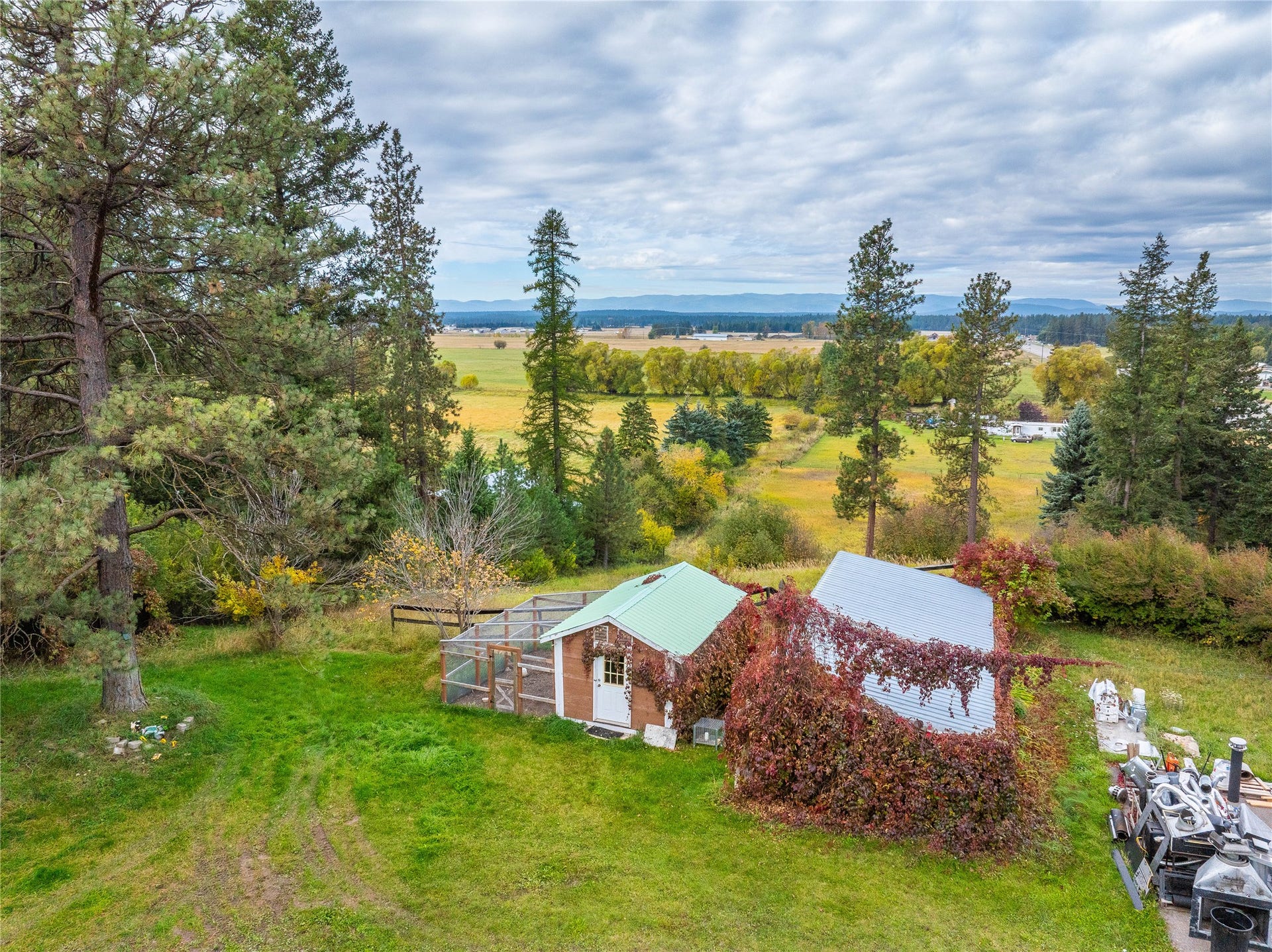 110 S Hilltop Road, Columbia Falls, MT 59912 110 S Hilltop Road, Columbia Falls, MT 59912