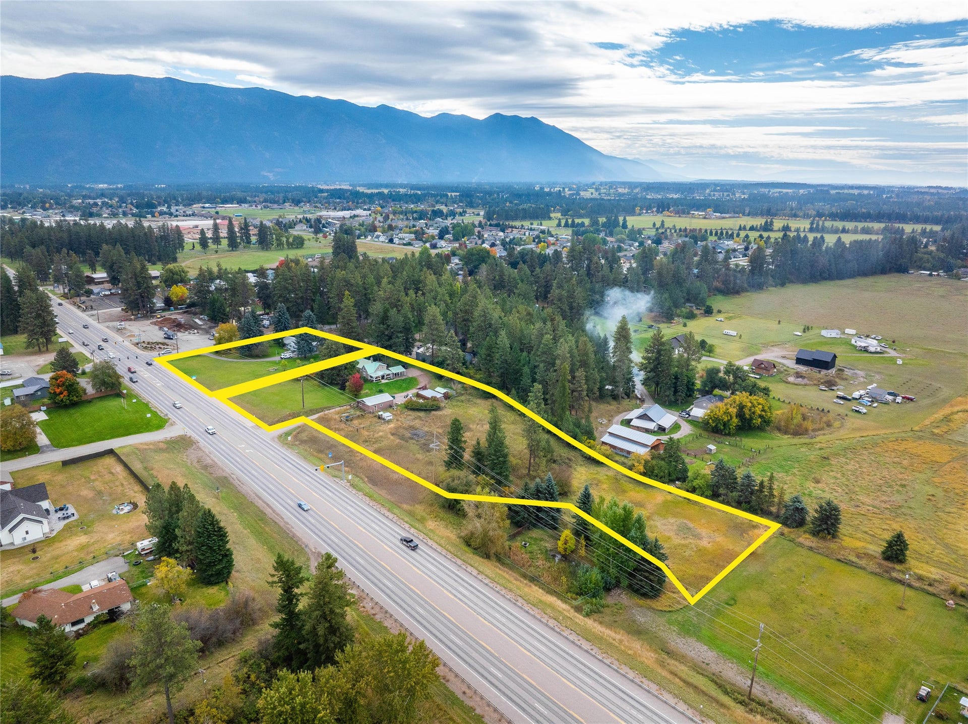 110 S Hilltop Road, Columbia Falls, MT 59912 Property boundaries shown are for illustrative purposes only and are not intended to represent the actual or legally established property lines