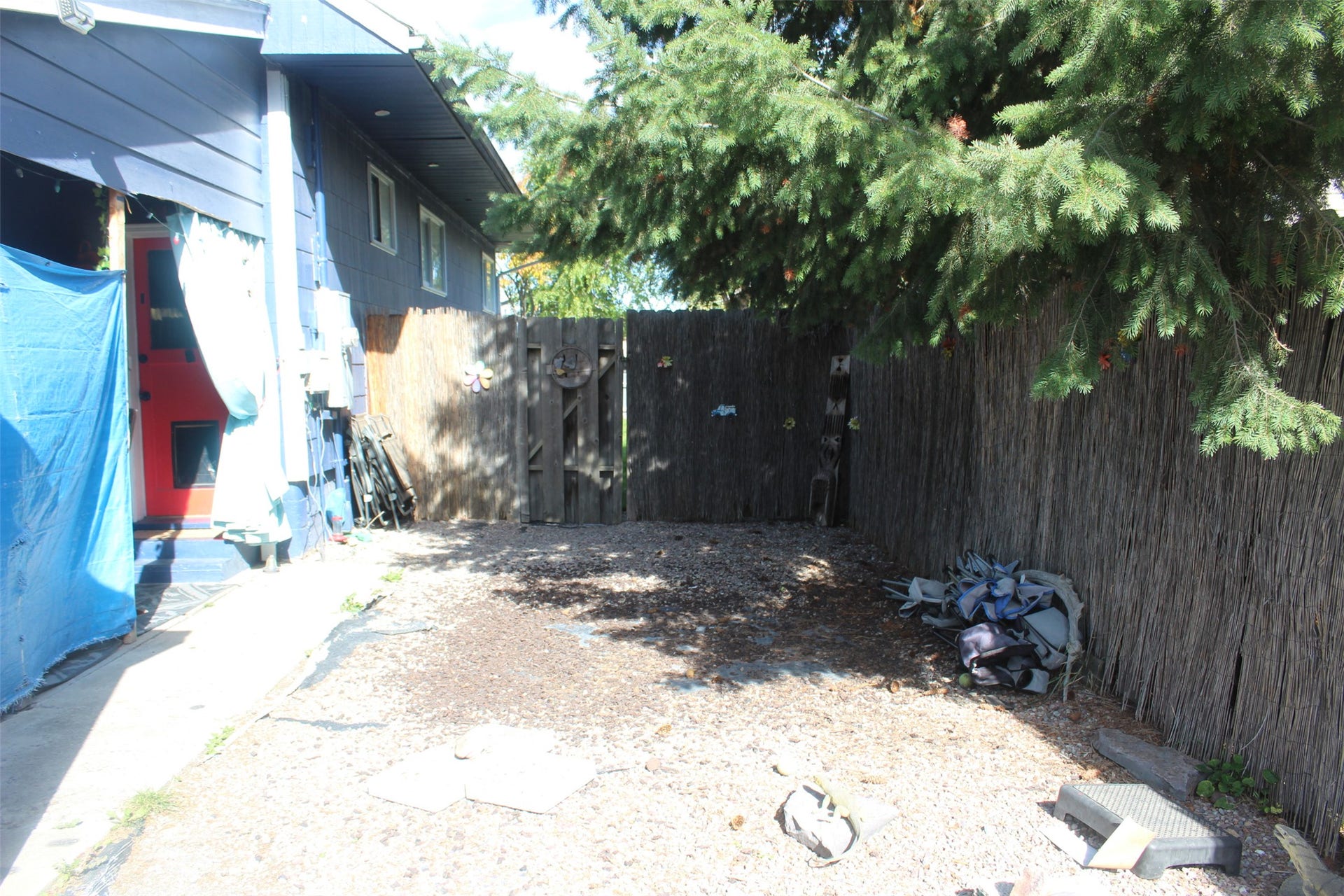 702 6th Avenue E, Polson, MT 59860 side yard