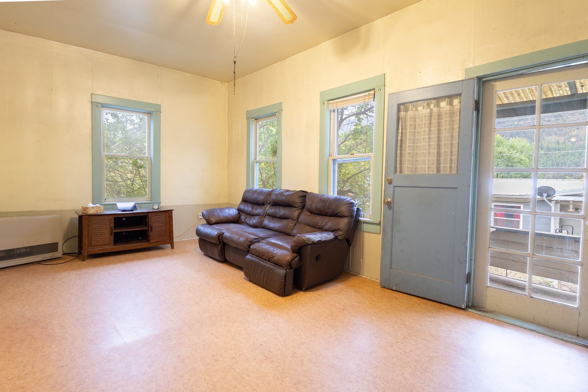 105 Meadowview Lane, Alberton, MT 59820 105 Meadowview Lane, Alberton, MT 59820