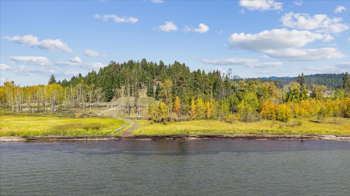386,414,440 Holt Drive, Bigfork, MT 59911 386,414,440 Holt Drive, Bigfork, MT 59911