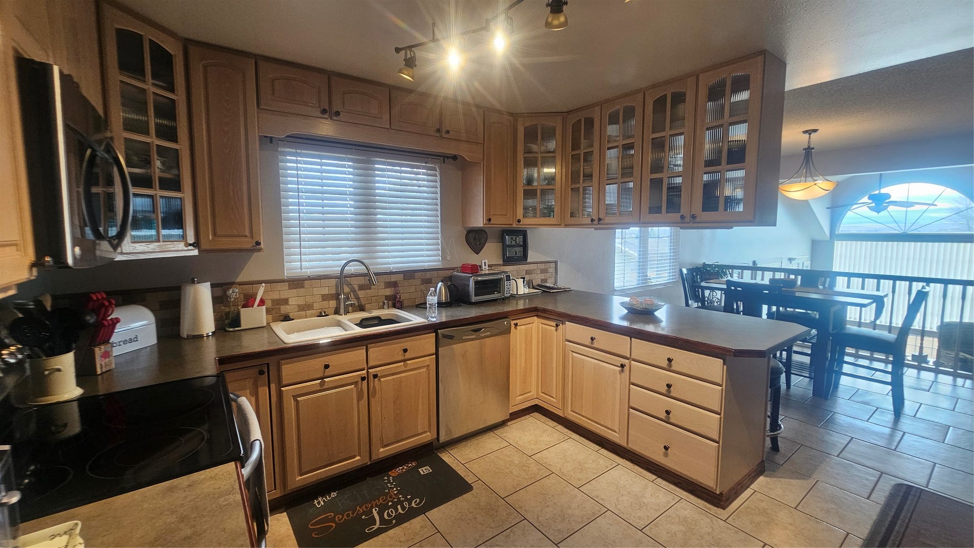 309 29th Avenue NE, Great Falls, MT 59404 Kitchen