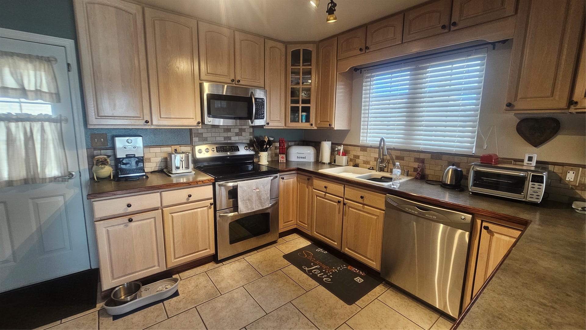 309 29th Avenue NE, Great Falls, MT 59404 Kitchen