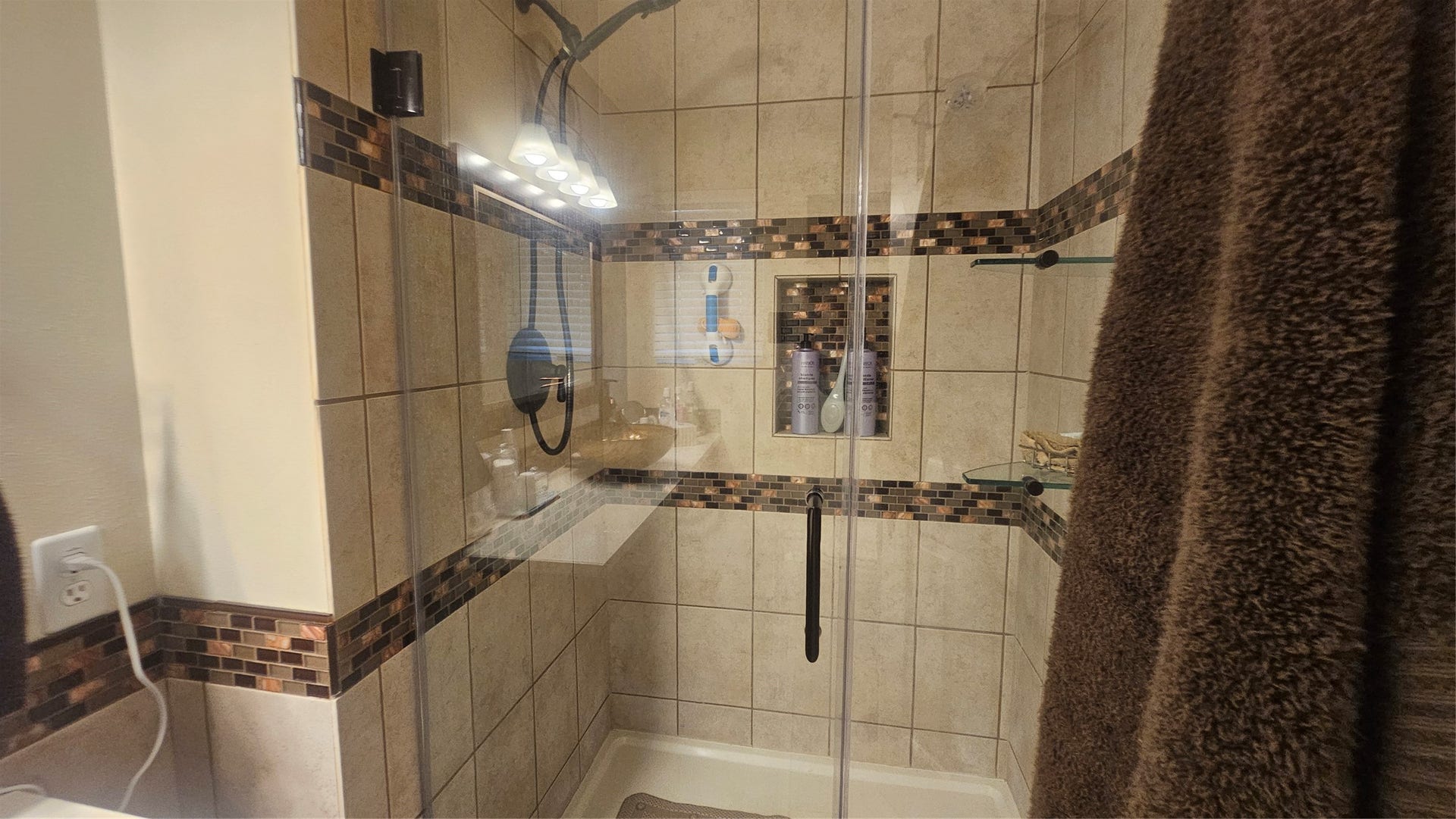 309 29th Avenue NE, Great Falls, MT 59404 Primary Bathroom