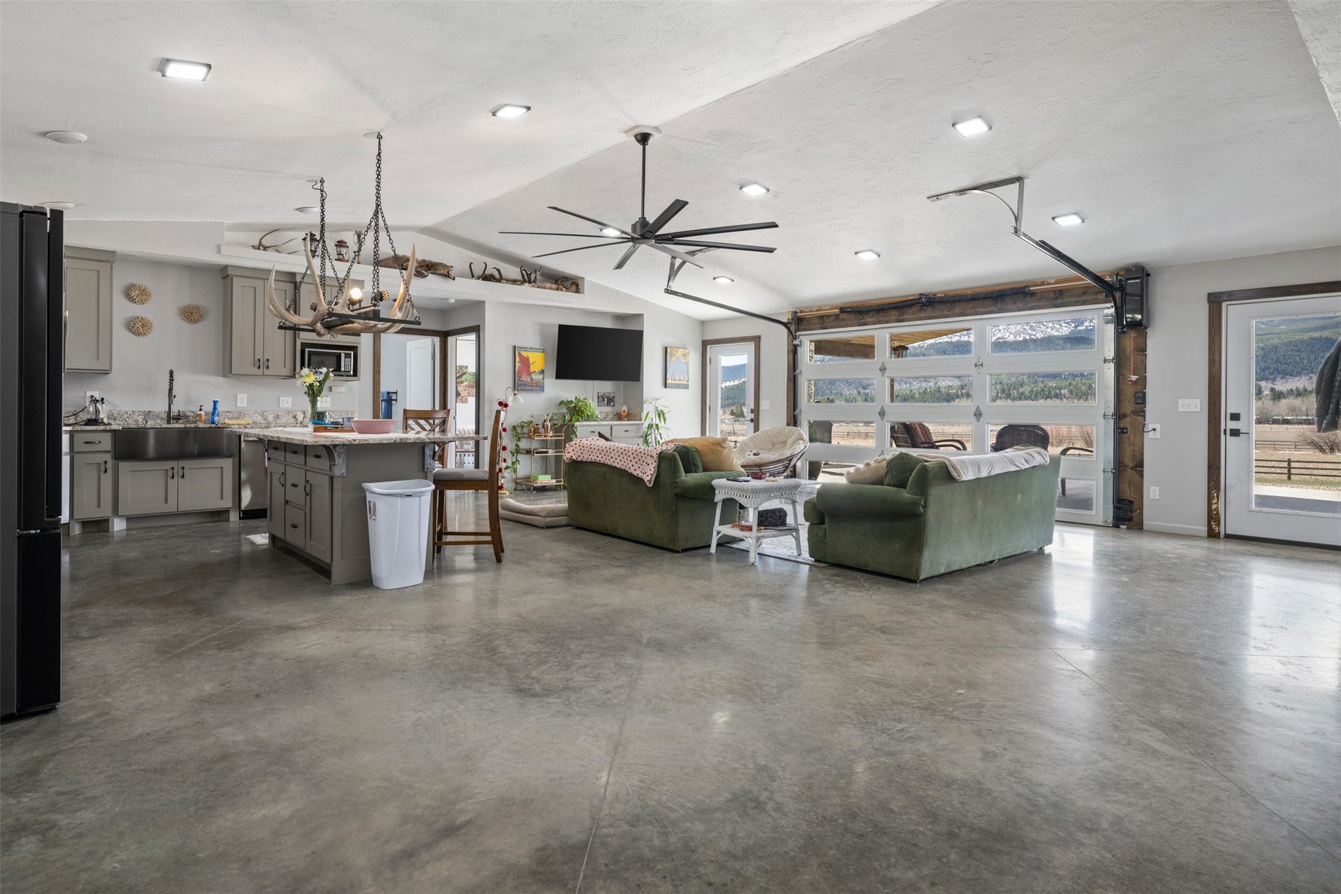 3015 N Cable Road, Anaconda, MT 59711