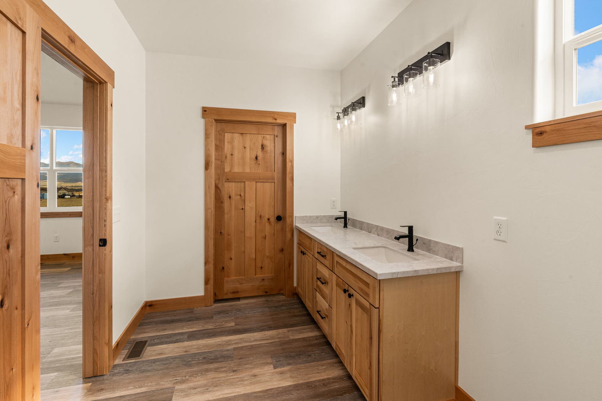 14 Nez Perce Trail, Townsend, MT 59644 Primary Bathroom