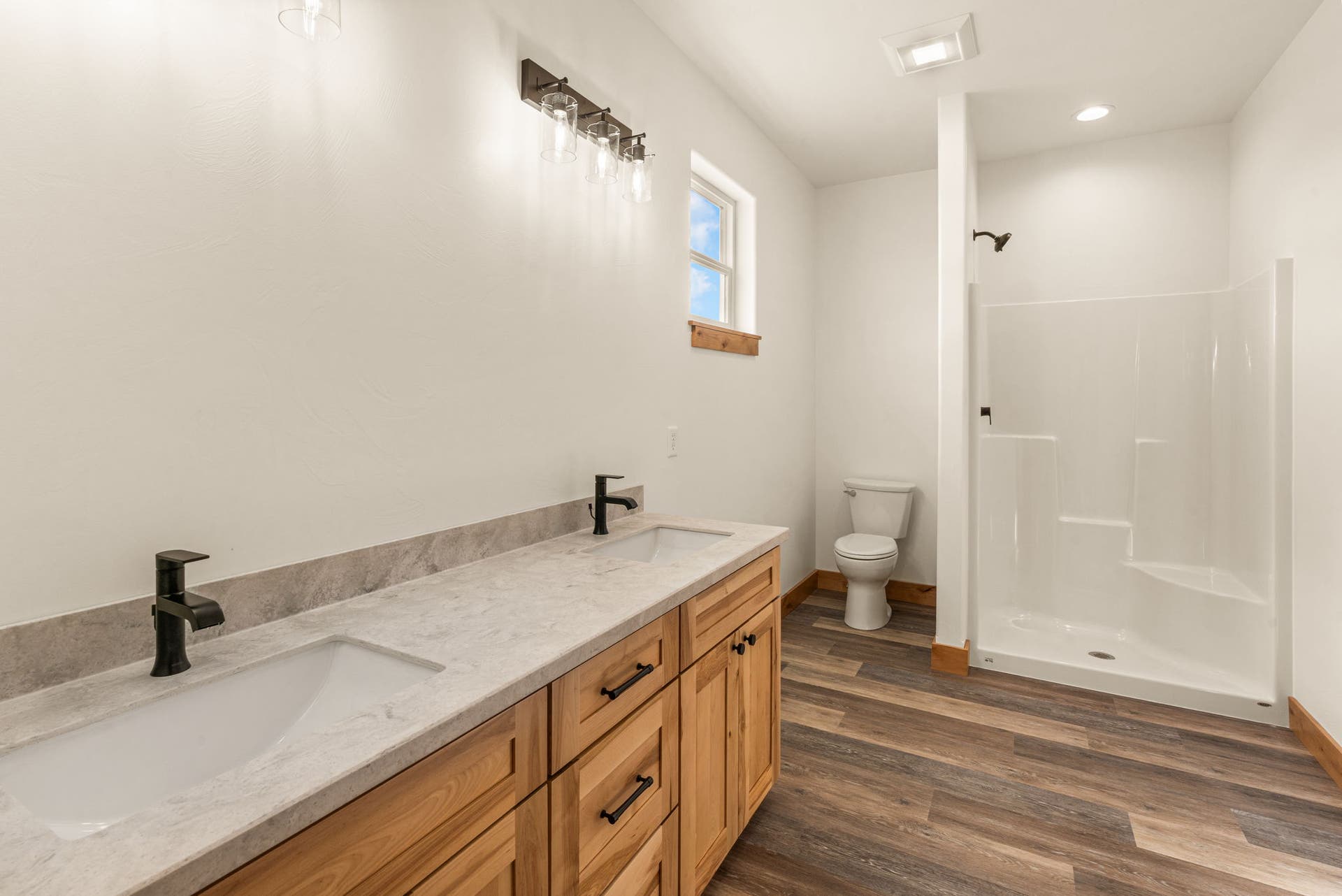 14 Nez Perce Trail, Townsend, MT 59644 Primary Bathroom