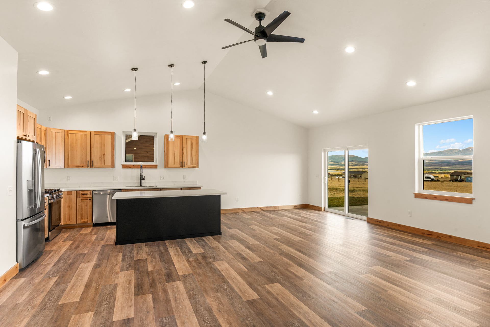 14 Nez Perce Trail, Townsend, MT 59644 Kitchen & Living