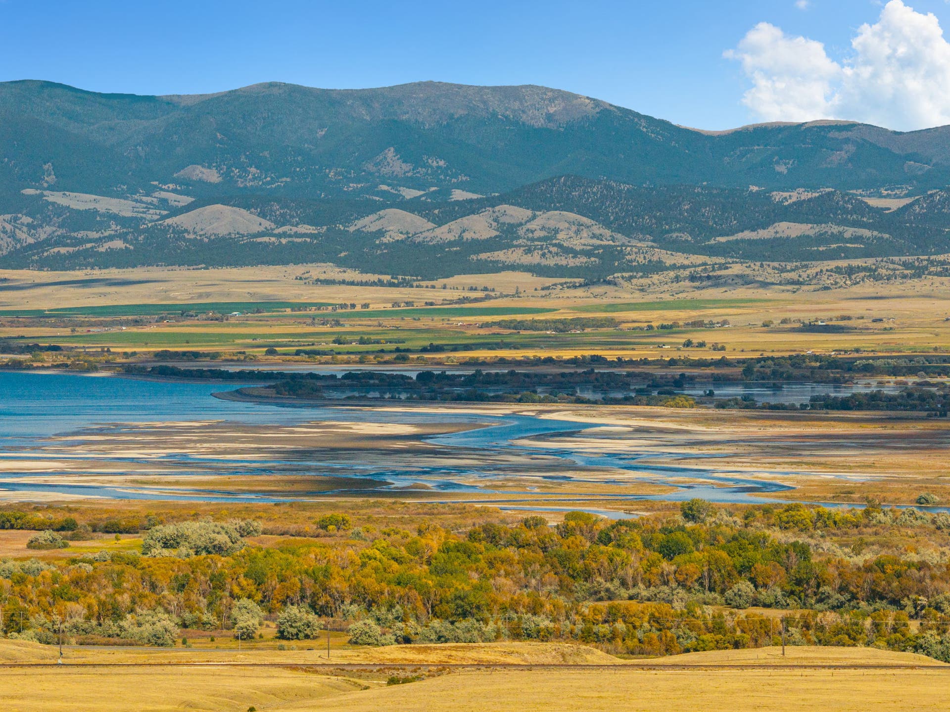 14 Nez Perce Trail, Townsend, MT 59644 Canyon Ferry Lake!