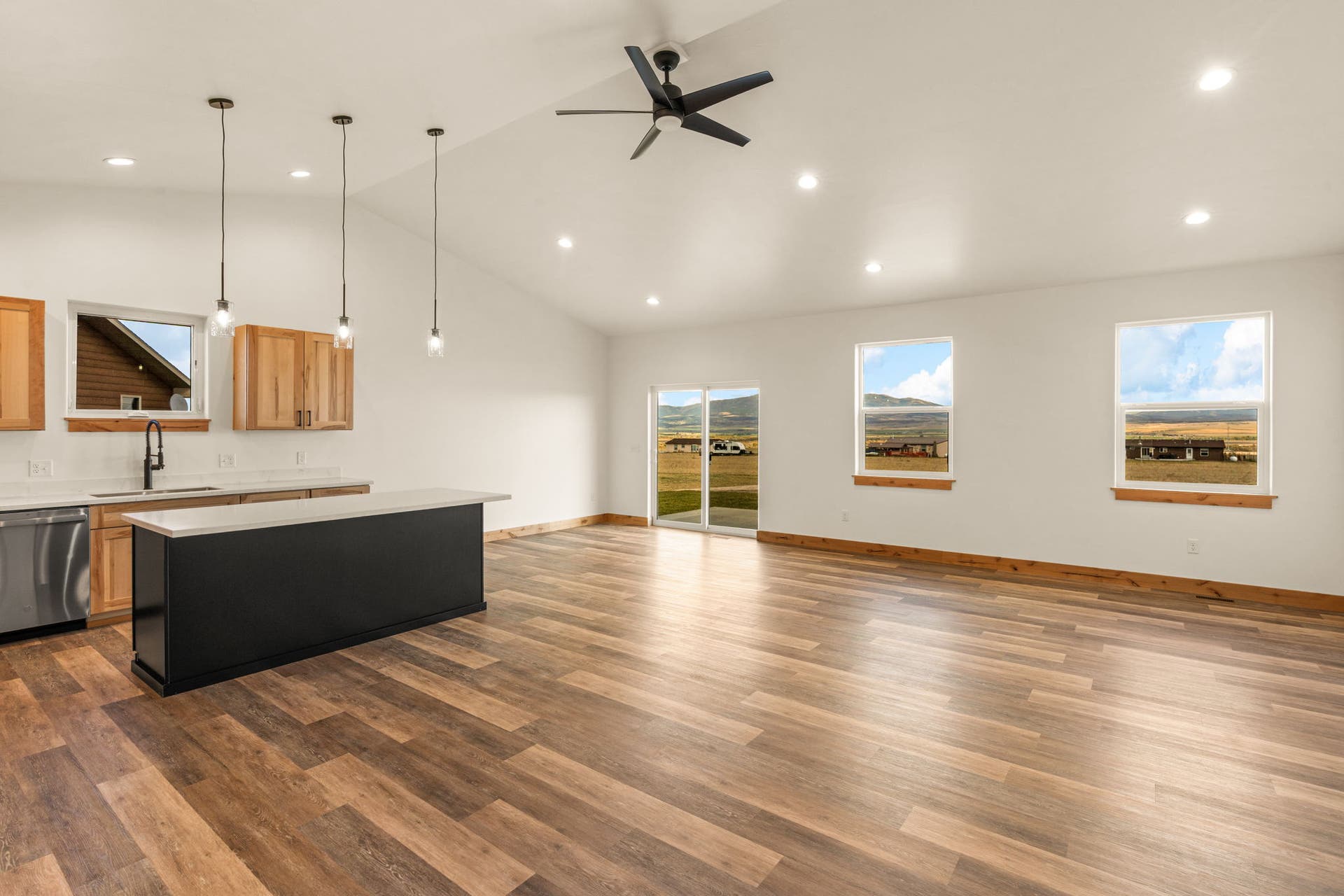 14 Nez Perce Trail, Townsend, MT 59644 Kitchen & Living