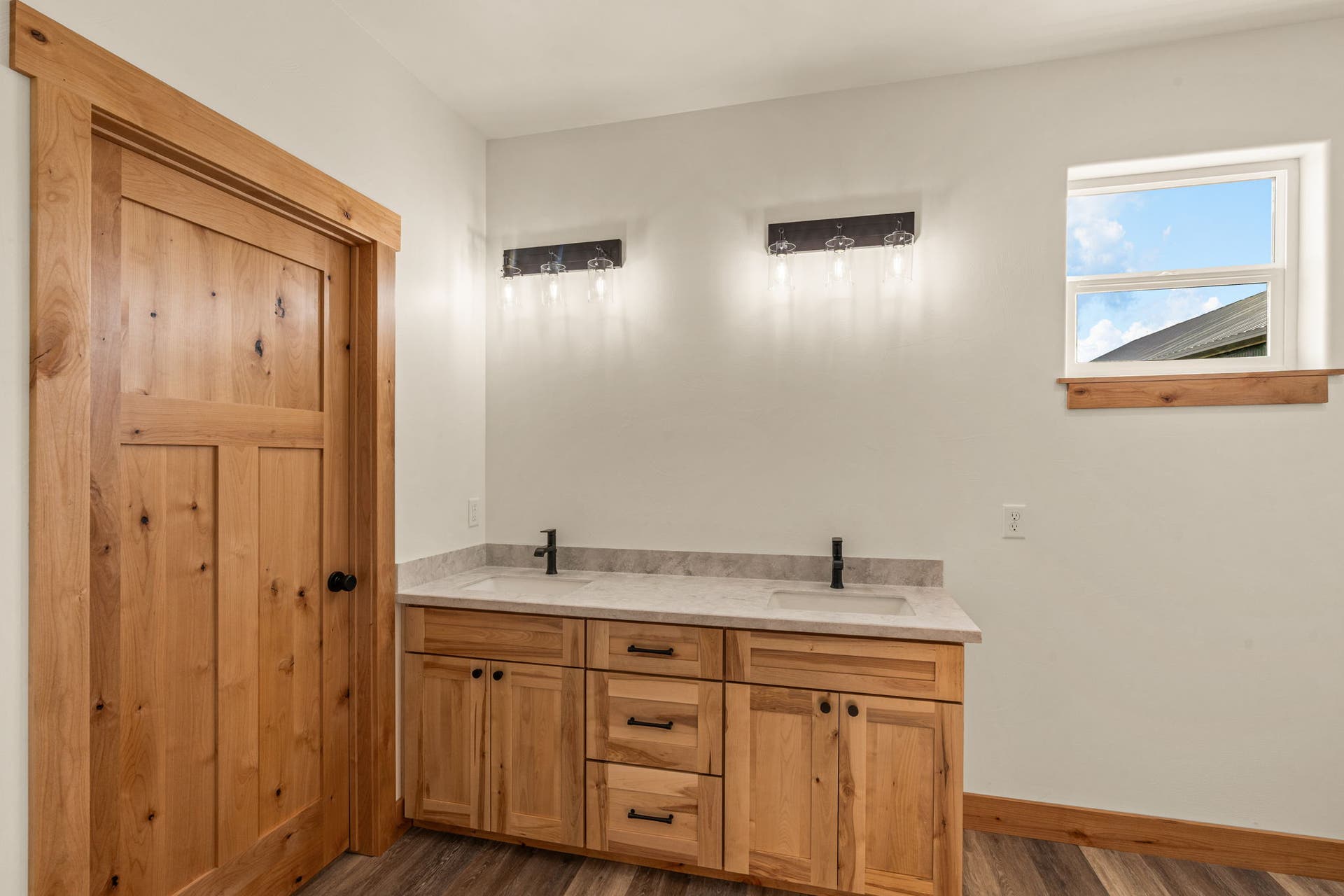 14 Nez Perce Trail, Townsend, MT 59644 Primary Bathroom