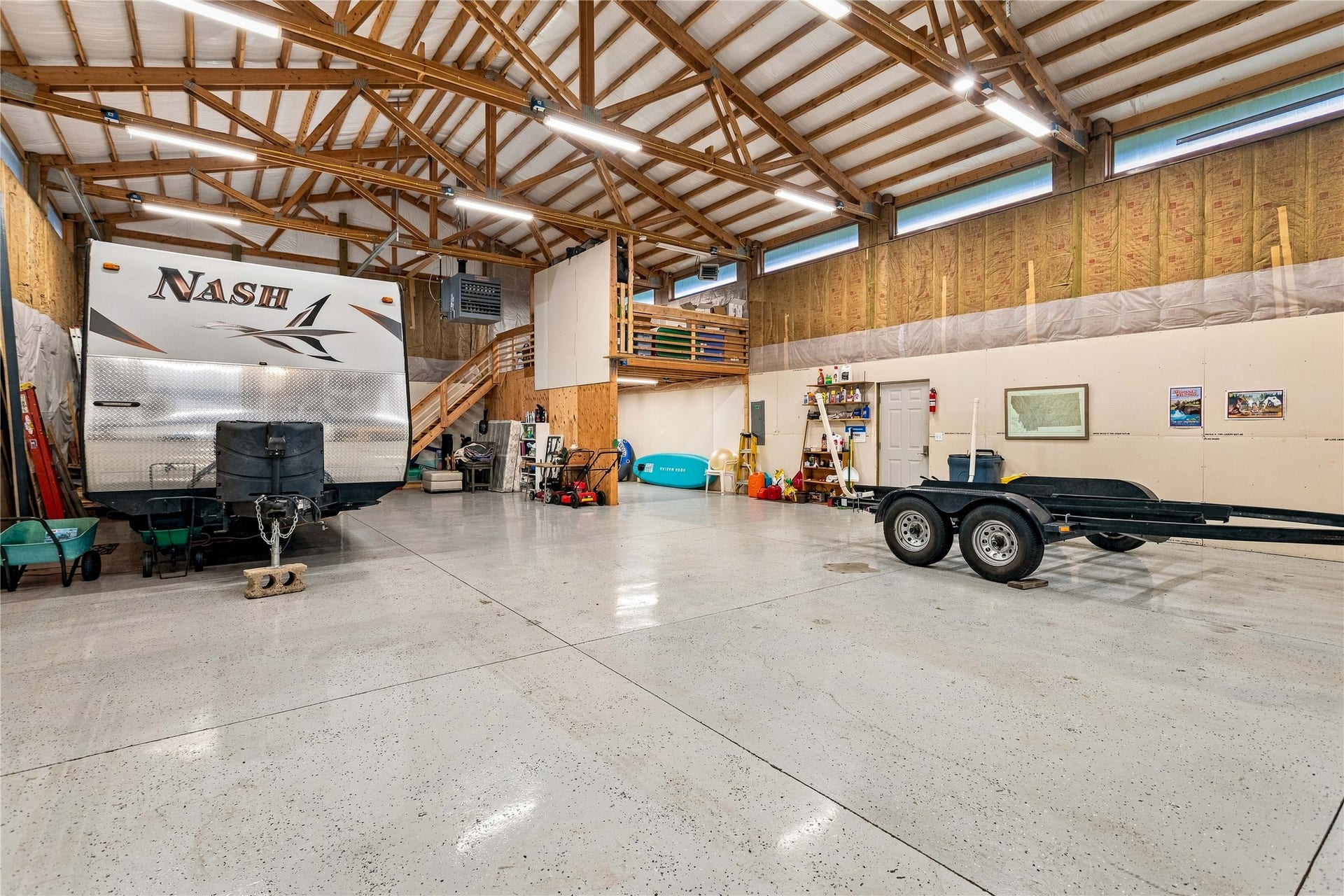 Shop with room for campers, trailers and boats