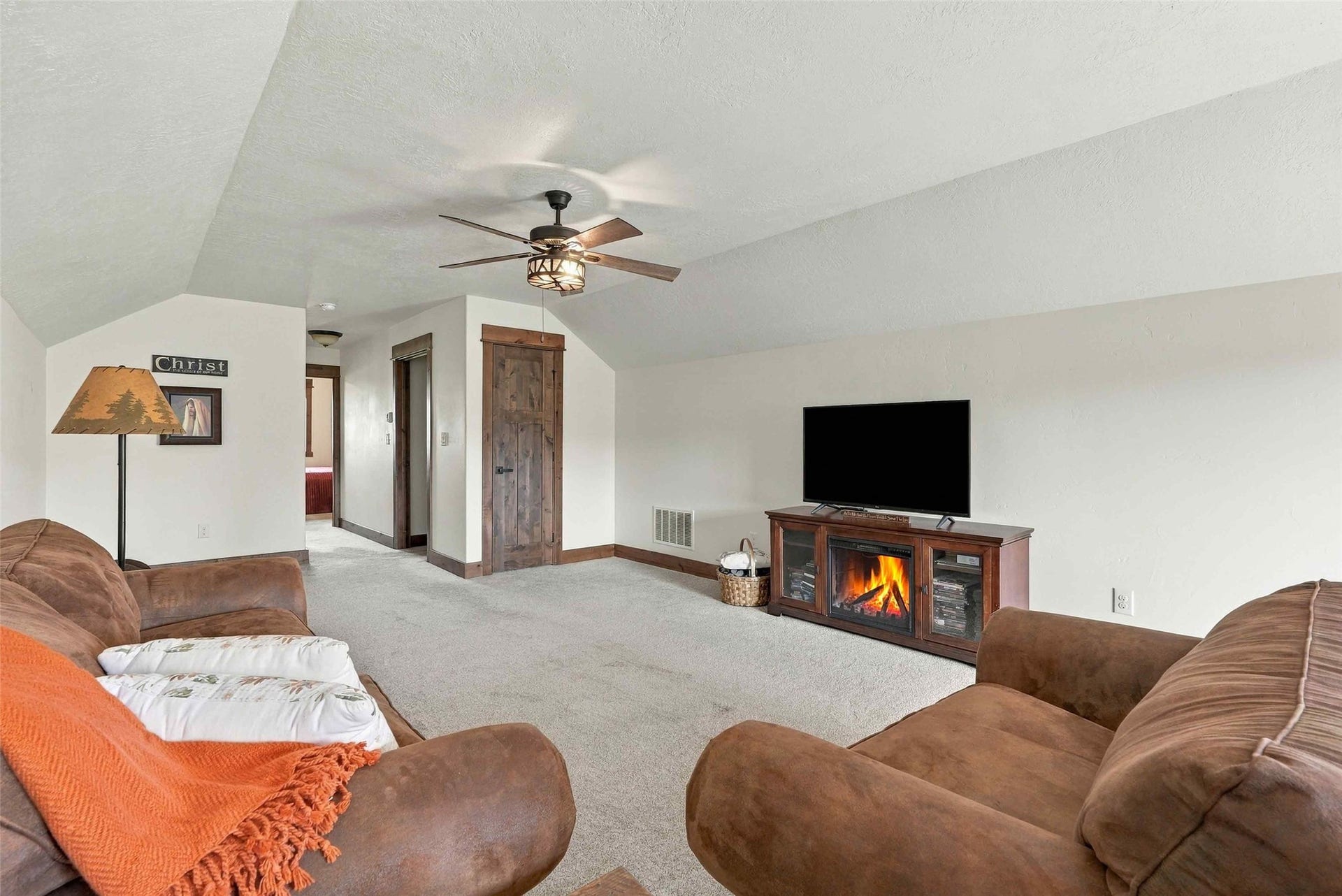 2015 View Lane, Corvallis, MT 59828 2015 View Lane, Corvallis, MT 59828