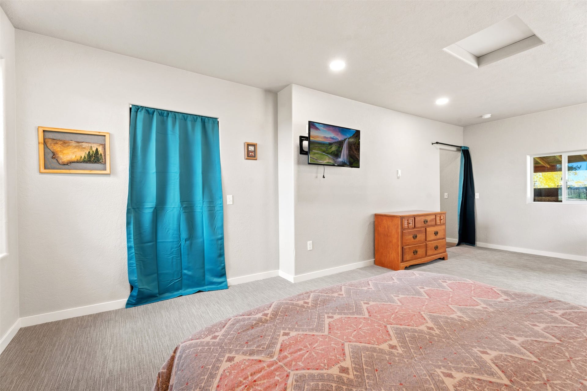 5165 Moores Way, Florence, MT 59833 Guest house primary bedroom and closet