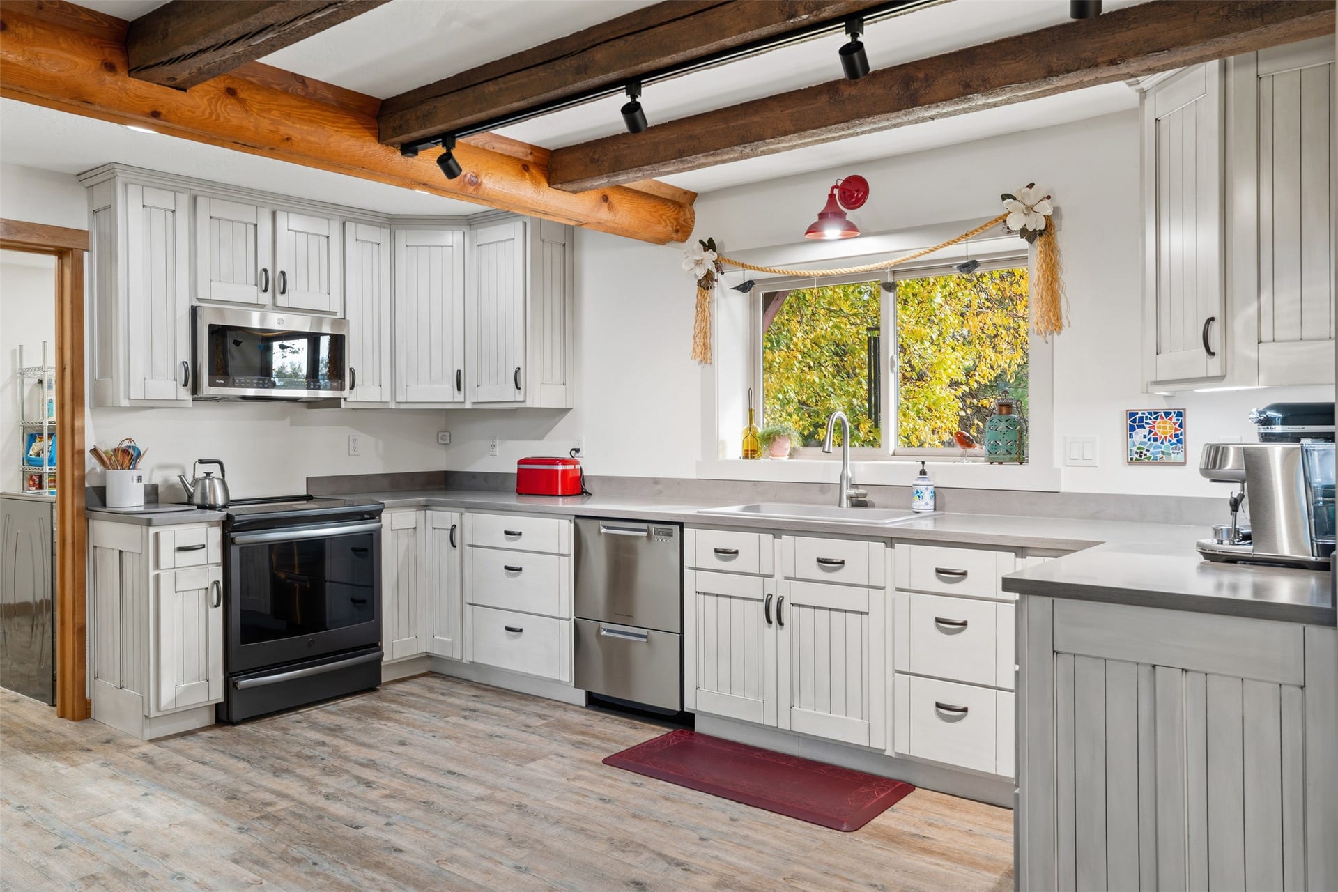 5165 Moores Way, Florence, MT 59833 Main home kitchen