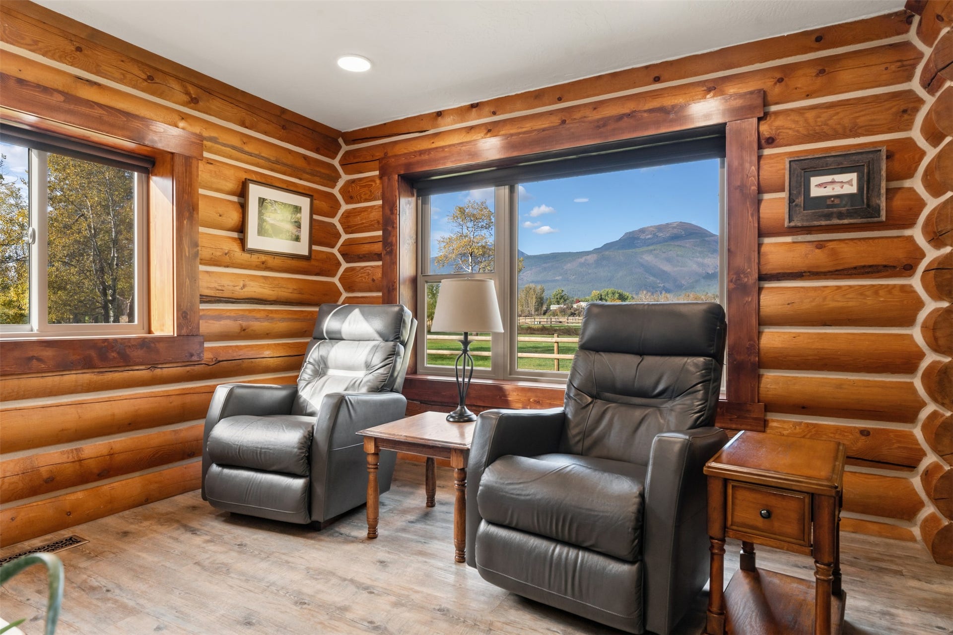 5165 Moores Way, Florence, MT 59833 Main home sitting room