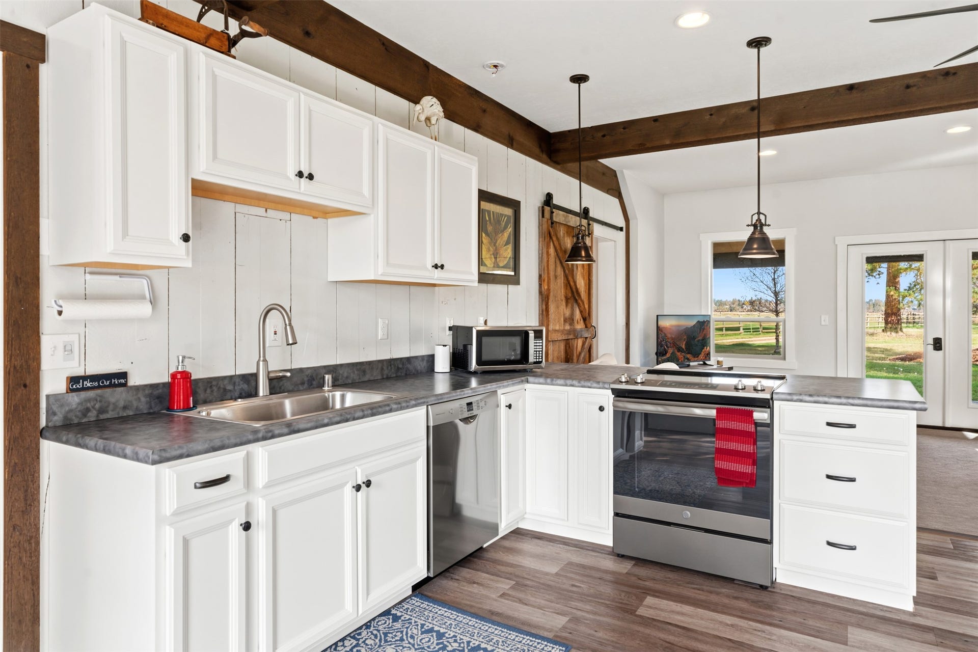 5165 Moores Way, Florence, MT 59833 Guest house kitchen