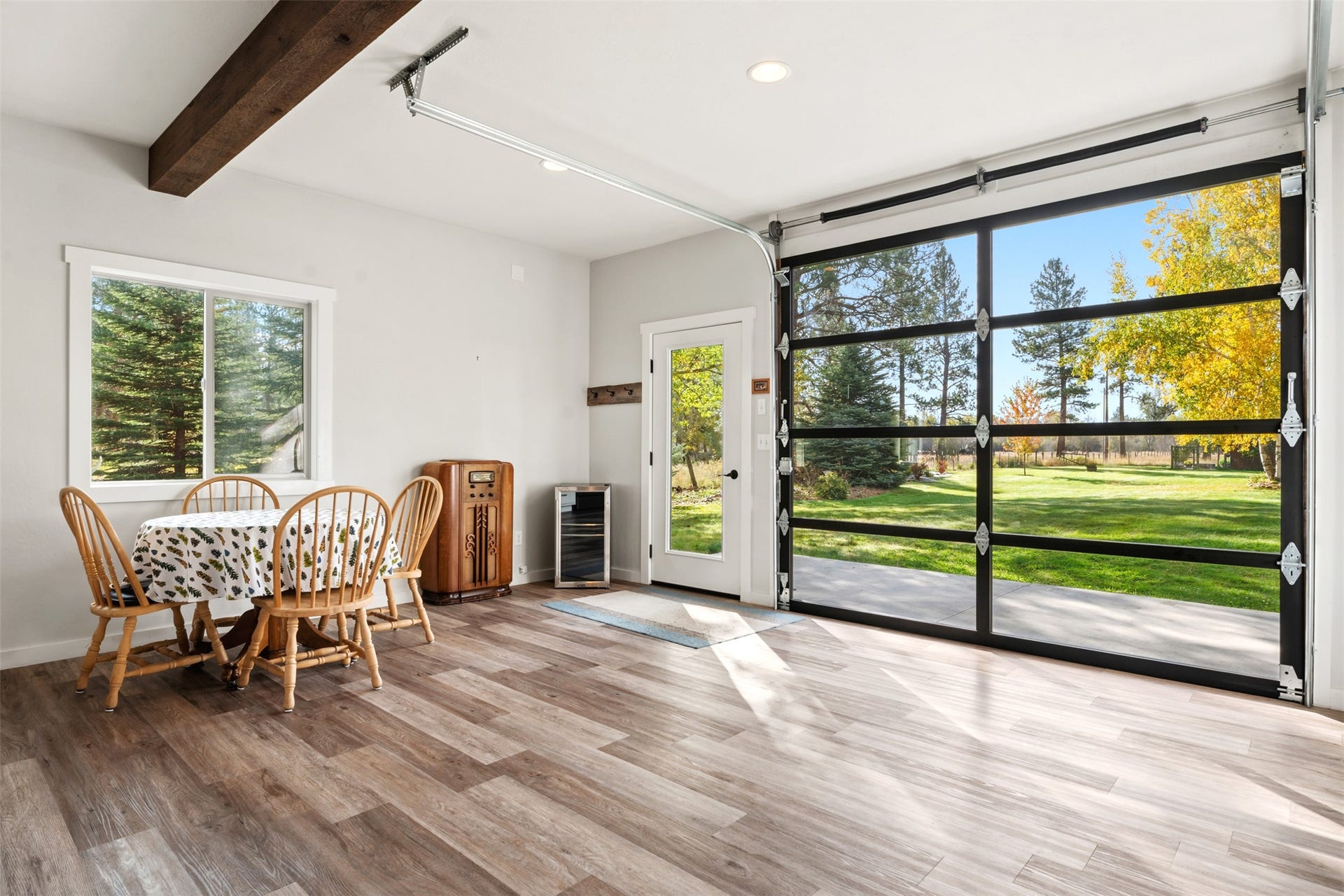 5165 Moores Way, Florence, MT 59833 Guest house dining area