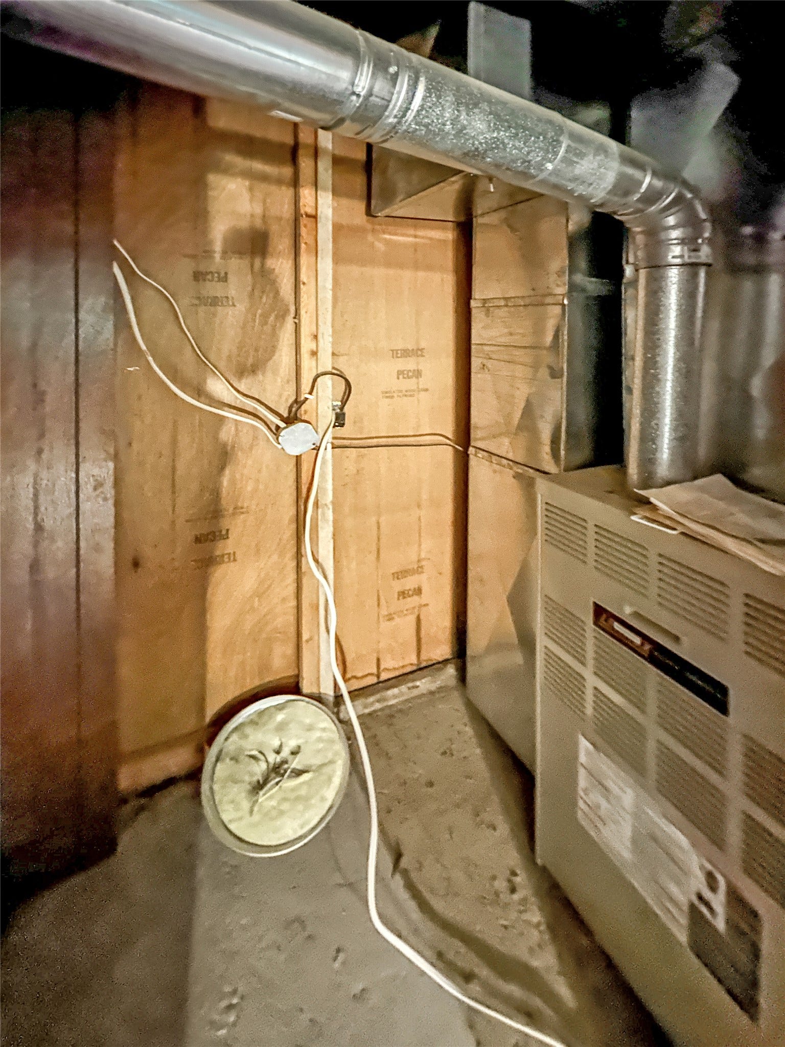 1123 2nd Street N, Shelby, MT 59474 concrete floors, unfinished walls with studs, open ceiling, furnace