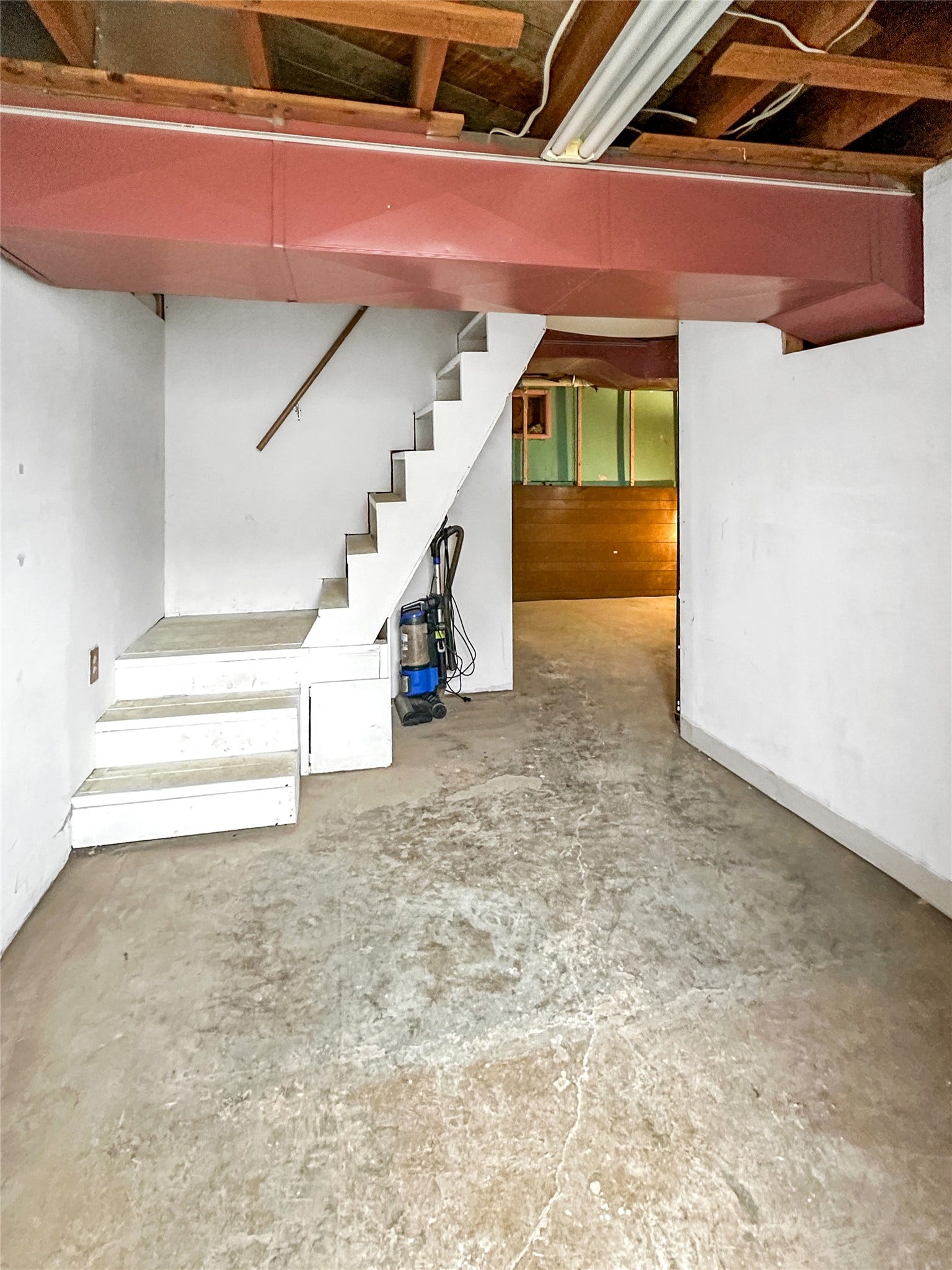 1123 2nd Street N, Shelby, MT 59474 Concrete floors, open ceiling, high narrow stairway