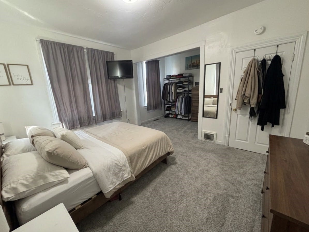 31 S Rodney St Bedroom 3 (AI Staged)