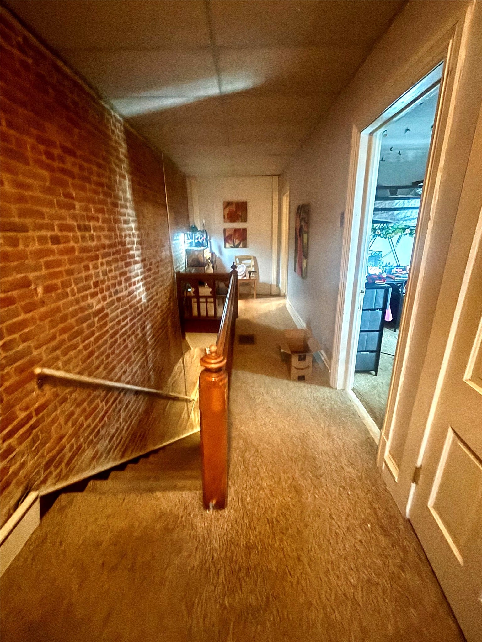 29 S Rodney upstairs landing