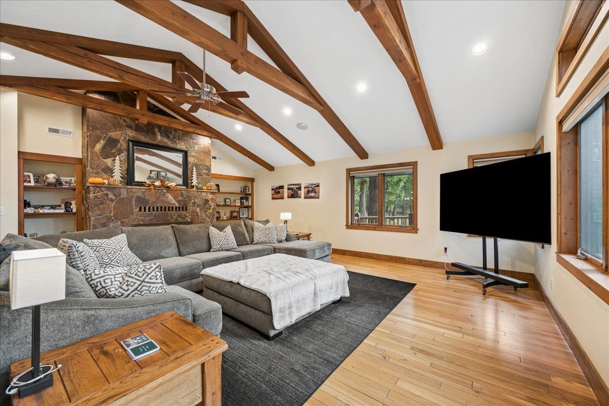 245 Foys Canyon Road, Kalispell, MT 59901