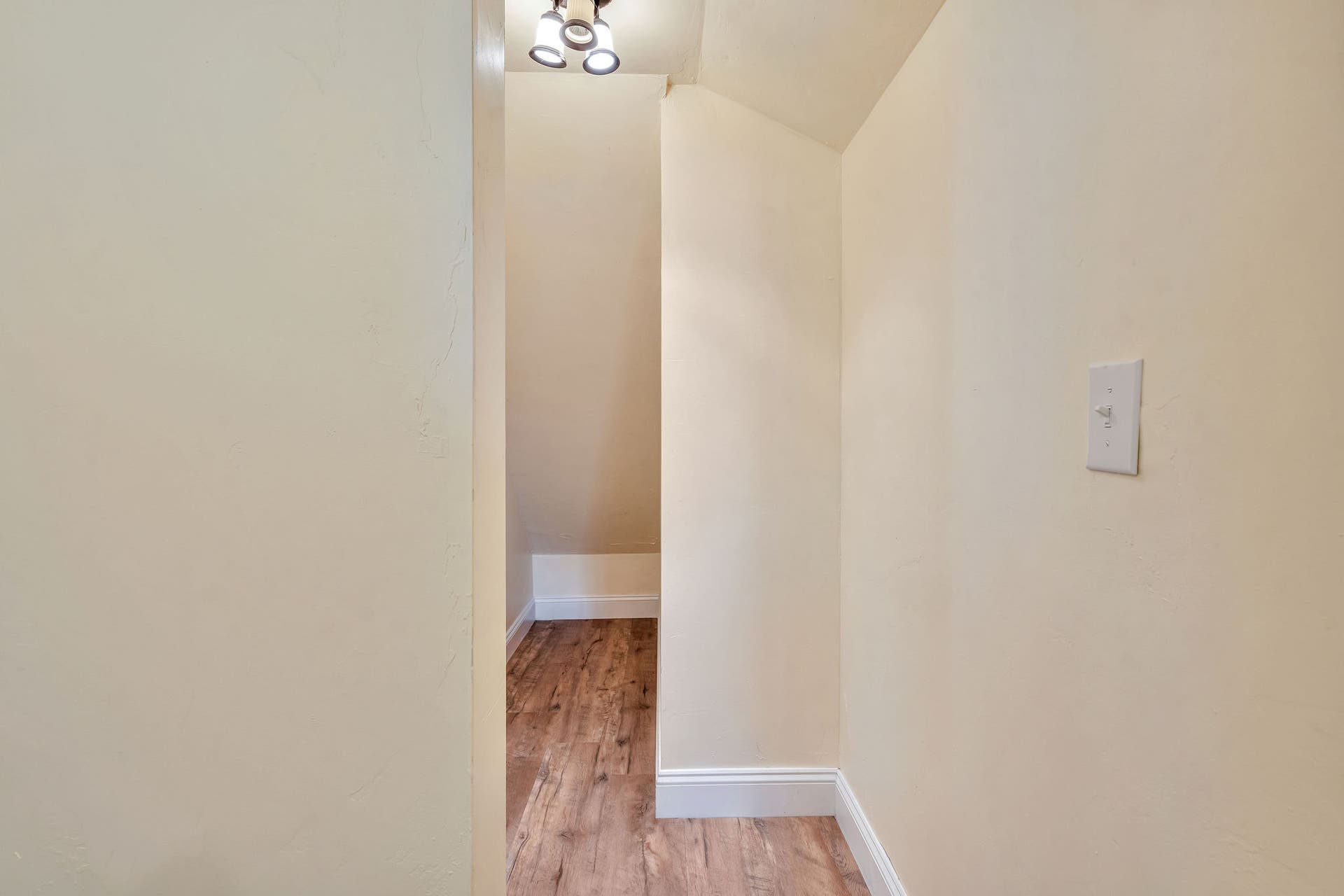 170 Kohler Lake Lane, Kalispell, MT 59901 Hallway