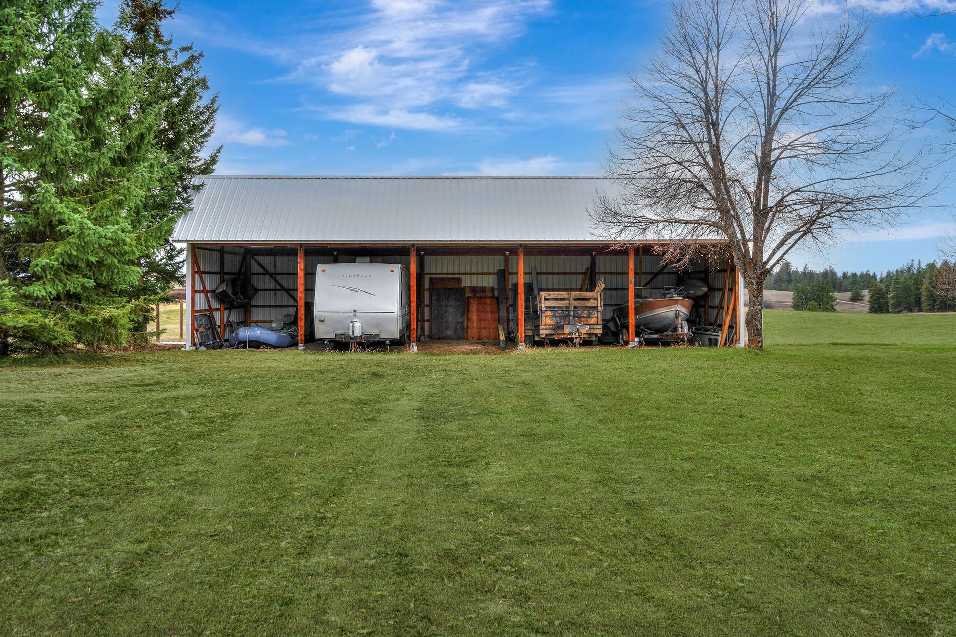 170 Kohler Lake Lane, Kalispell, MT 59901 5-bay pole barn