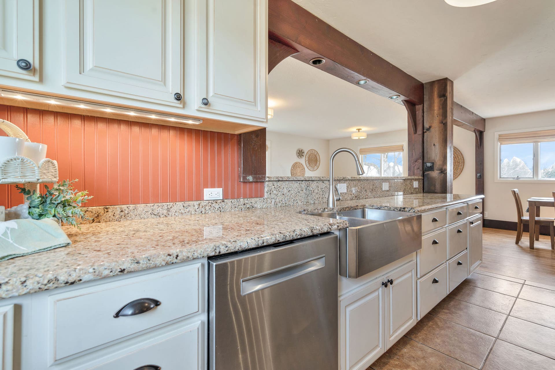 170 Kohler Lake Lane, Kalispell, MT 59901 Kitchen, stainless steel appliances, Open Floor plan
