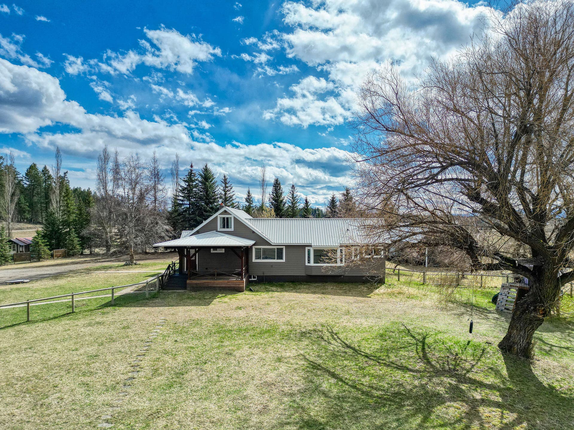 170 Kohler Lake Lane, Kalispell, MT 59901 Back of home